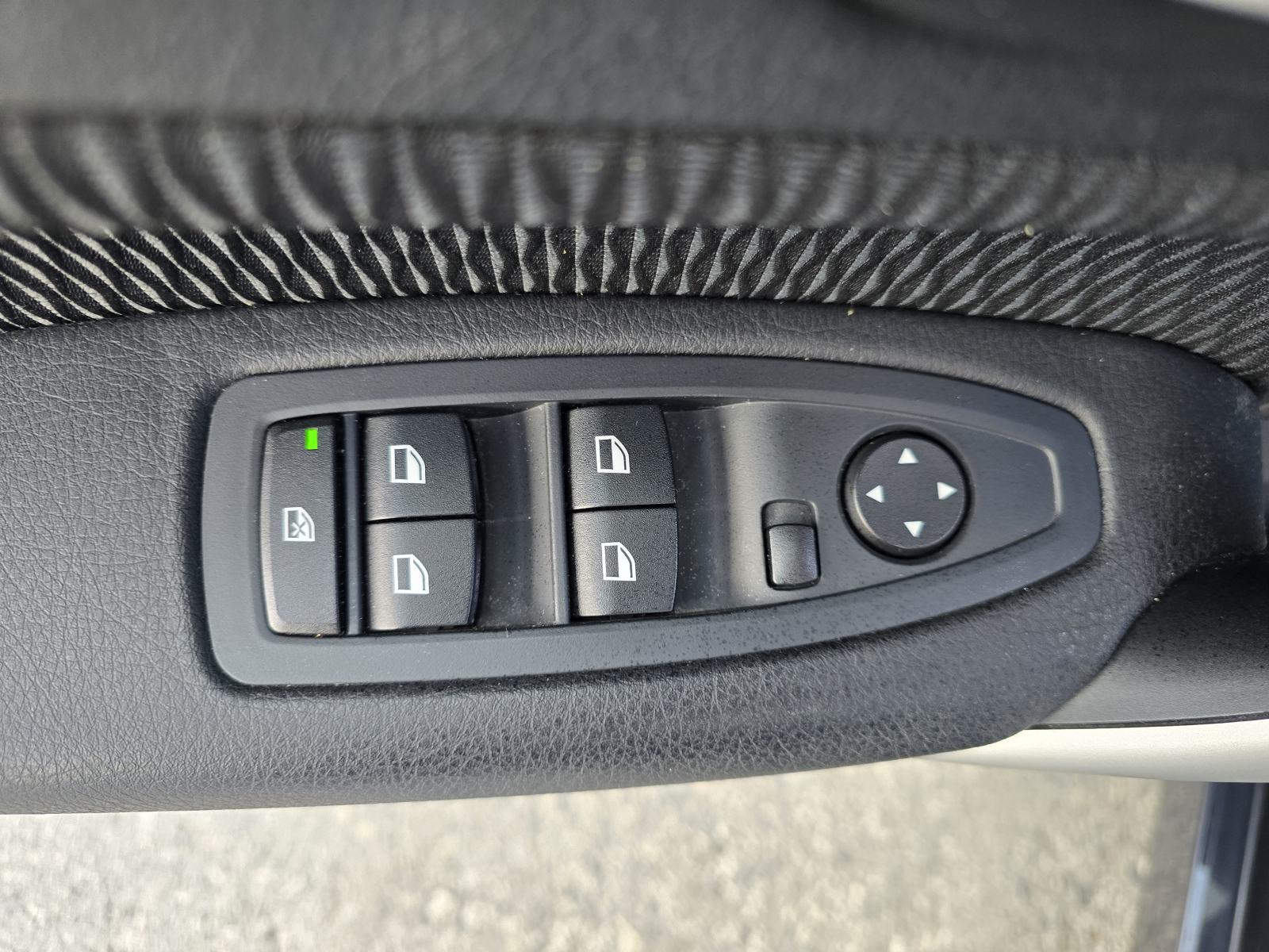 BMW 116d-2012god.mod-NAVIGACIJA-climatronic,176tkm,alu,6brzina,KARTICE, fotografija 19