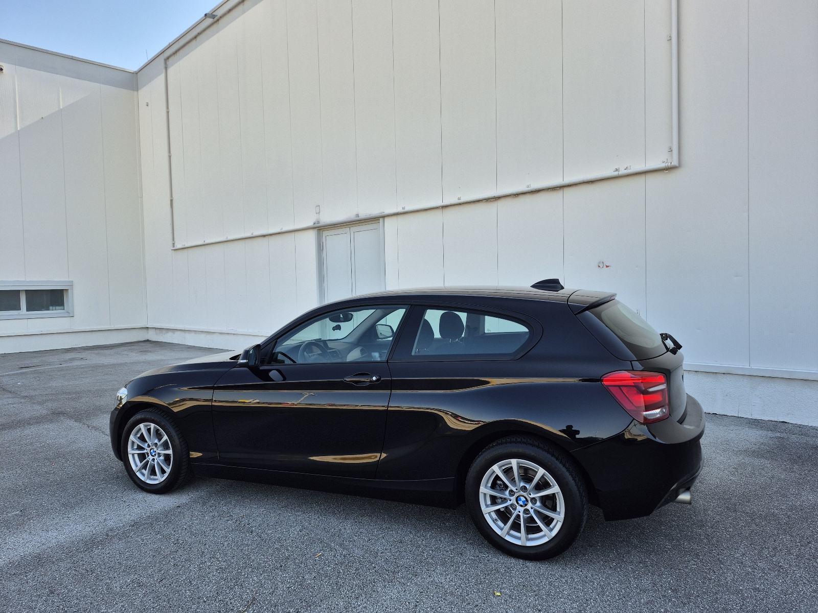 BMW 116d 6 brzina,Klima-automatska,navigacija, senzori,grijanje sjedal, fotografija 4
