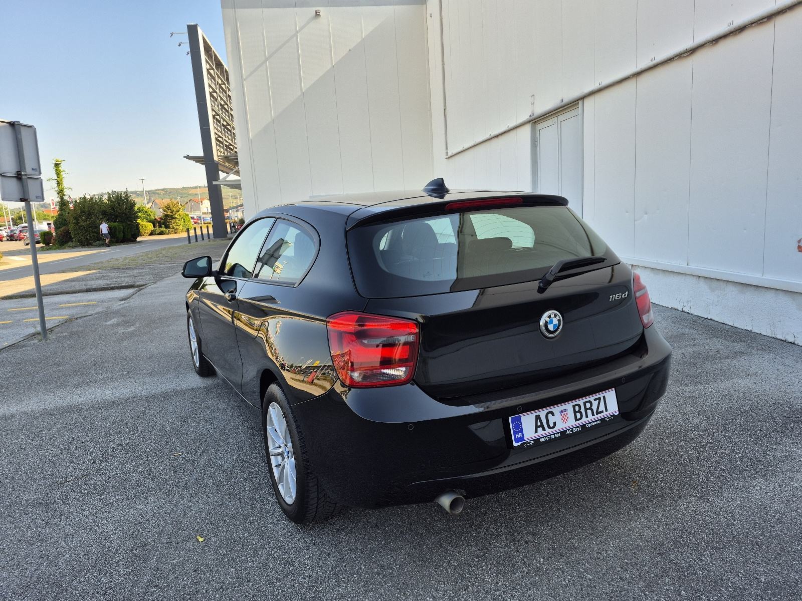 BMW 116d 6 brzina,Klima-automatska,navigacija, senzori,grijanje sjedal, fotografija 5