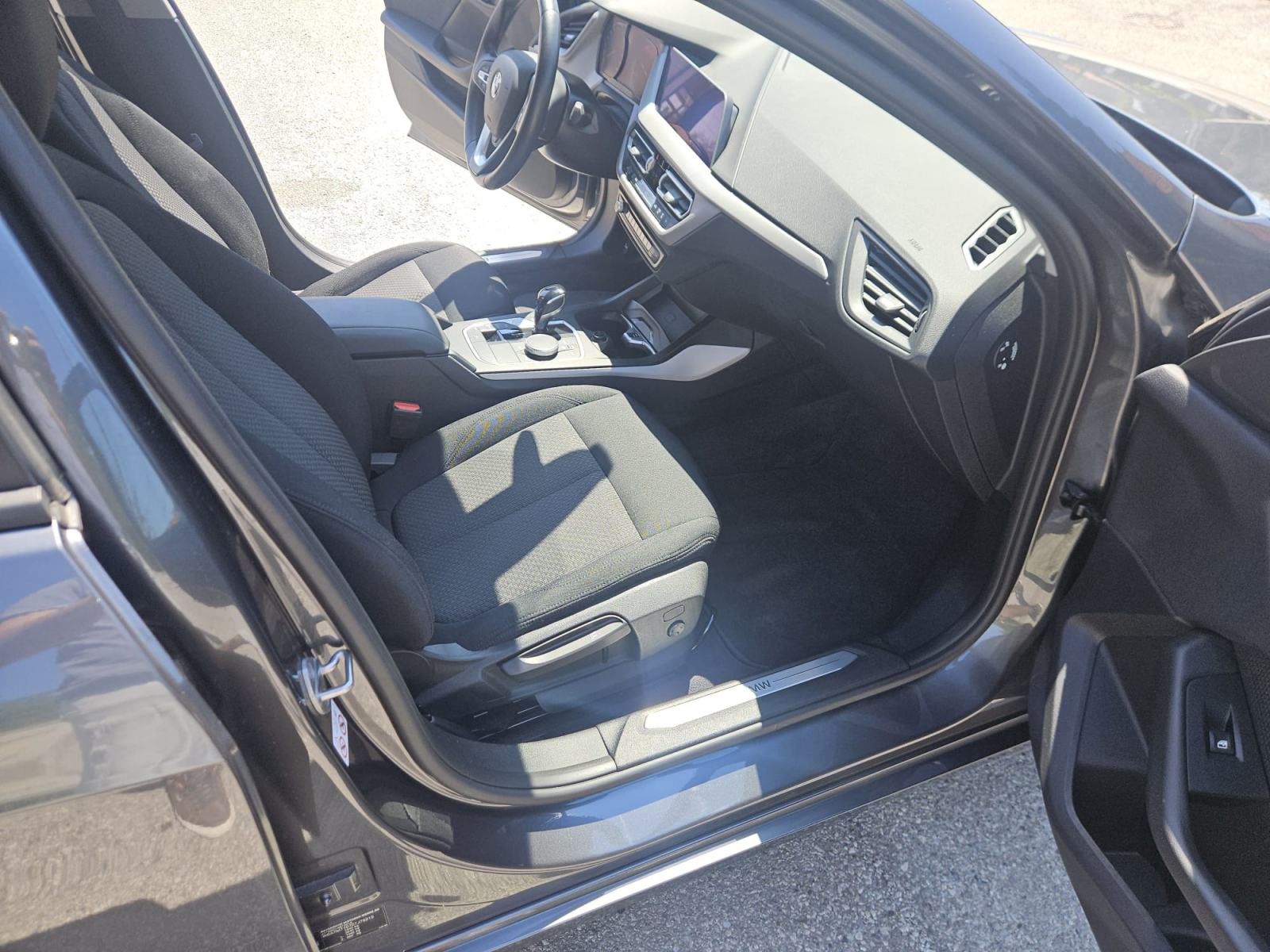 BMW 116D AUTOMATIK 2021. *SAMO 33, 000KM* REG 9/2027., fotografija 10