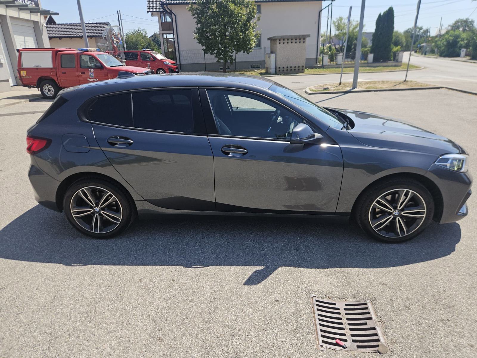 BMW 116D AUTOMATIK 2021. *SAMO 33, 000KM* REG 9/2027., fotografija 3