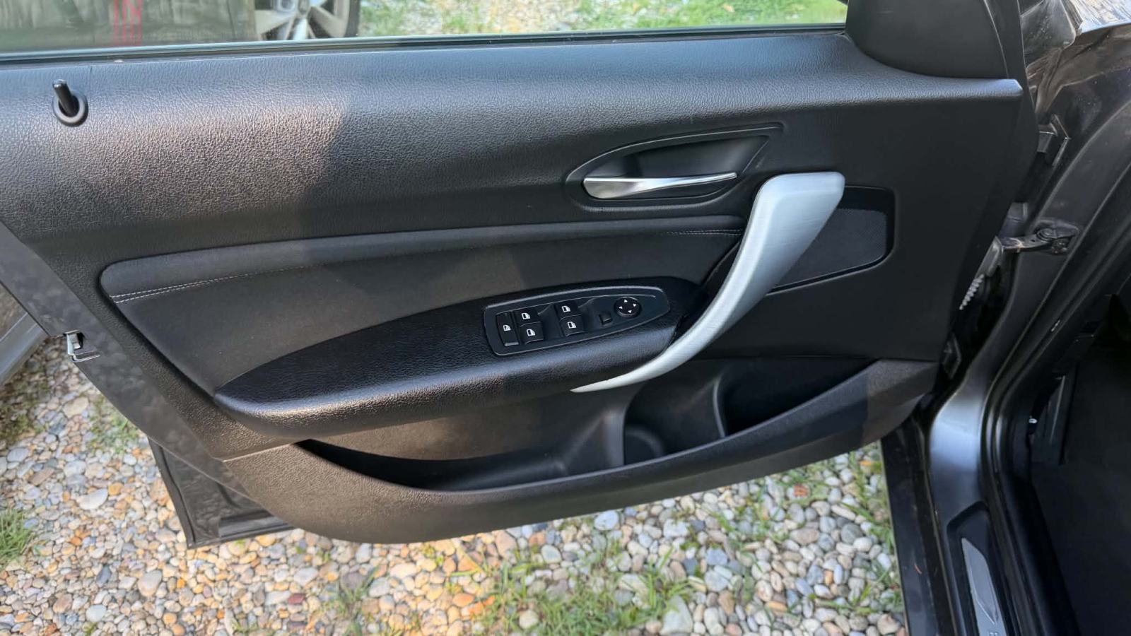 BMW 116d Sport, Navigacija, Xenon, Pdc, Veliki Servis, Registriran, fotografija 15