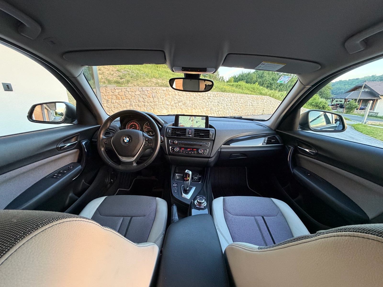 BMW 118d • Automatik • Bixenon • Navigacija • Registriran, fotografija 14