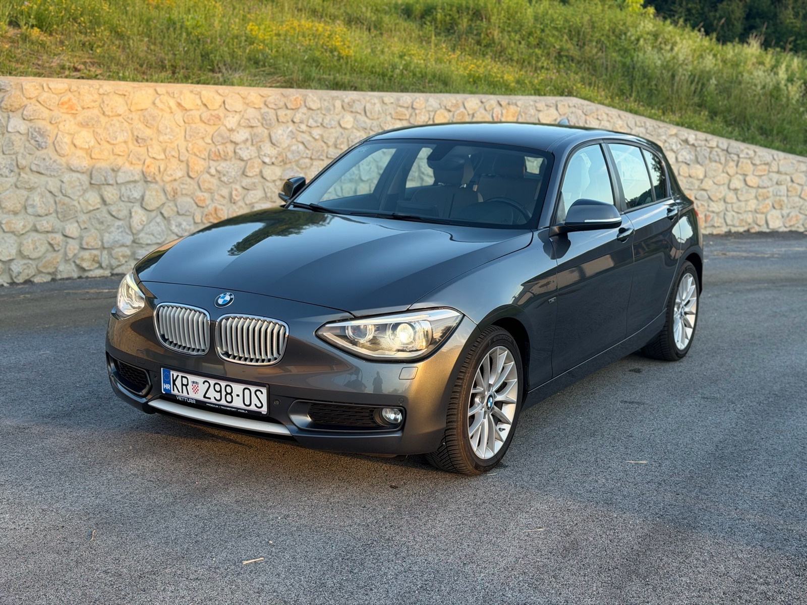 BMW 118d • Automatik • Bixenon • Navigacija • Registriran, fotografija 2