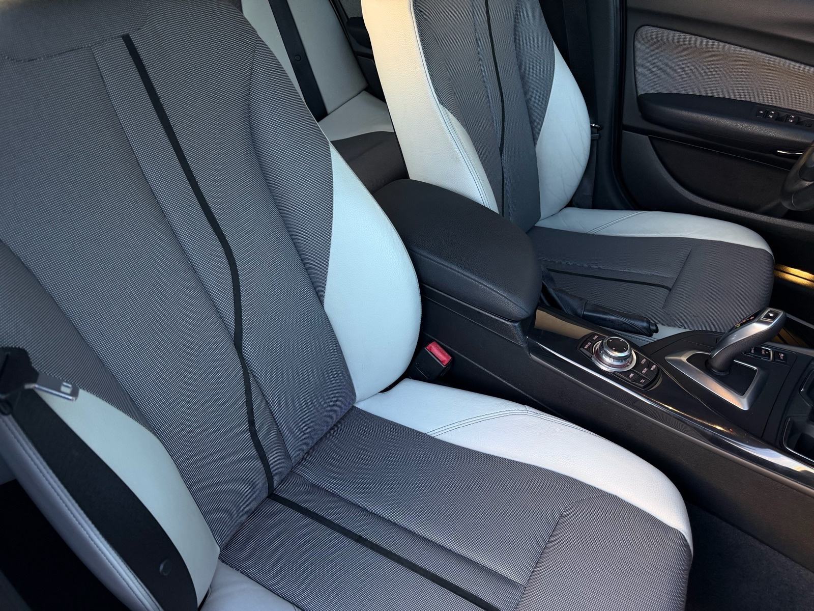 BMW 118d • Automatik • Bixenon • Navigacija • Registriran, fotografija 12