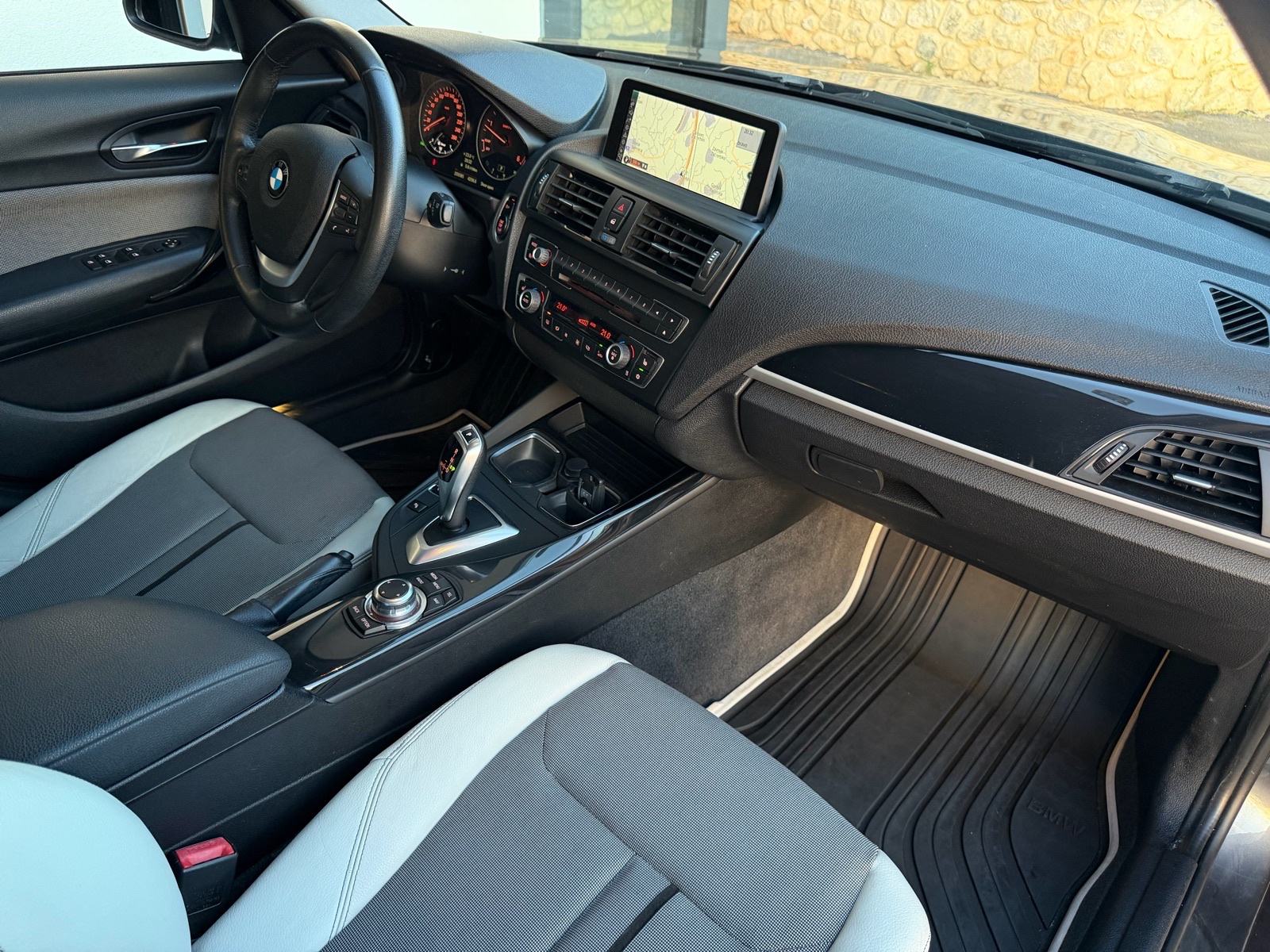 BMW 118d • Automatik • Bixenon • Navigacija • Registriran, fotografija 11