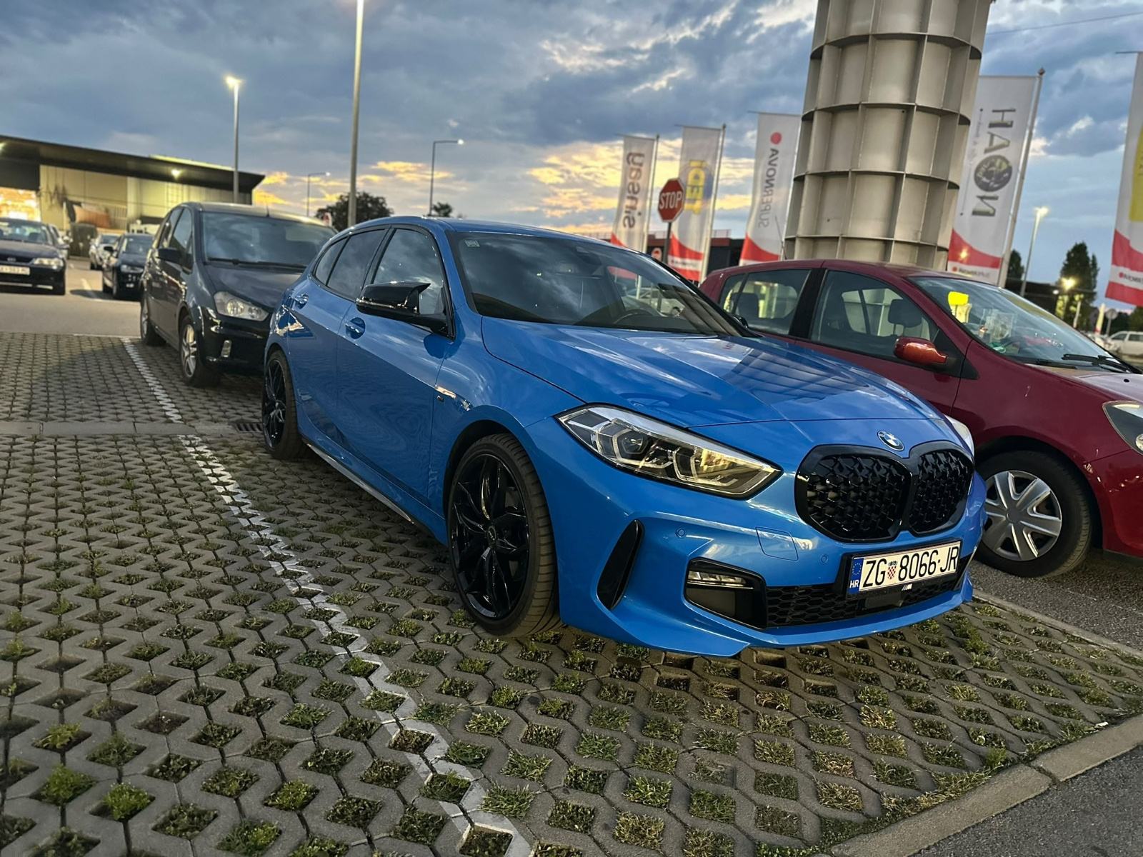 BMW 118D F40, pogled izvana - slika 1
