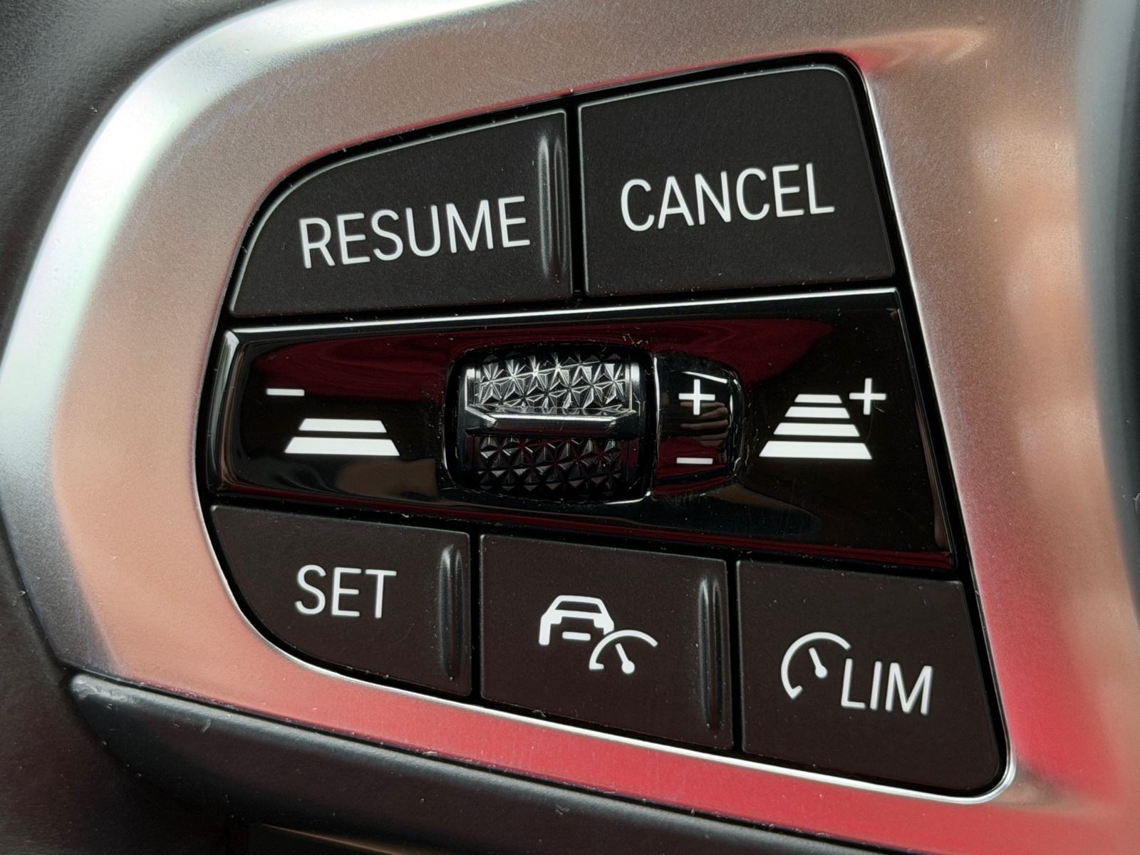 BMW 118d M-Paket AUTOMATIK,JAMSTVO,LIVE COCKPIT,KAMERA,LED,U PDV-U!, fotografija 17