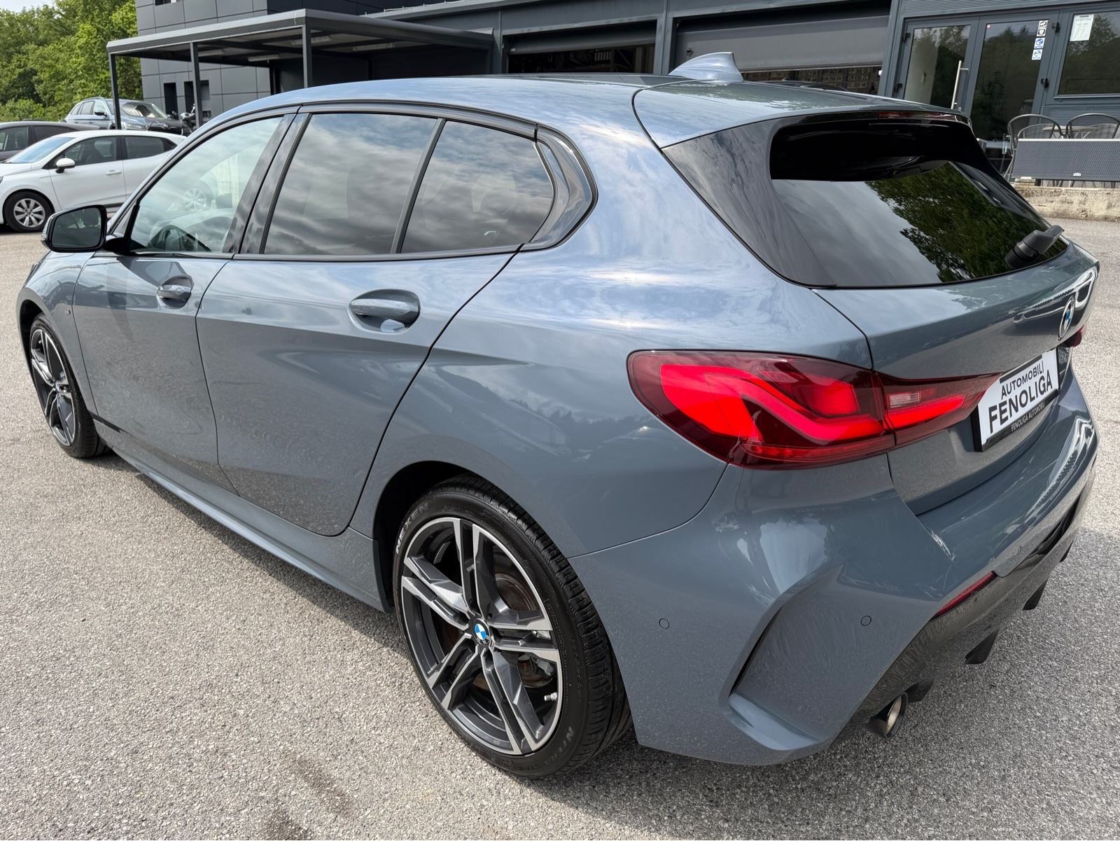 BMW 118d M-Paket AUTOMATIK,JAMSTVO,LIVE COCKPIT,KAMERA,LED,U PDV-U!, fotografija 3