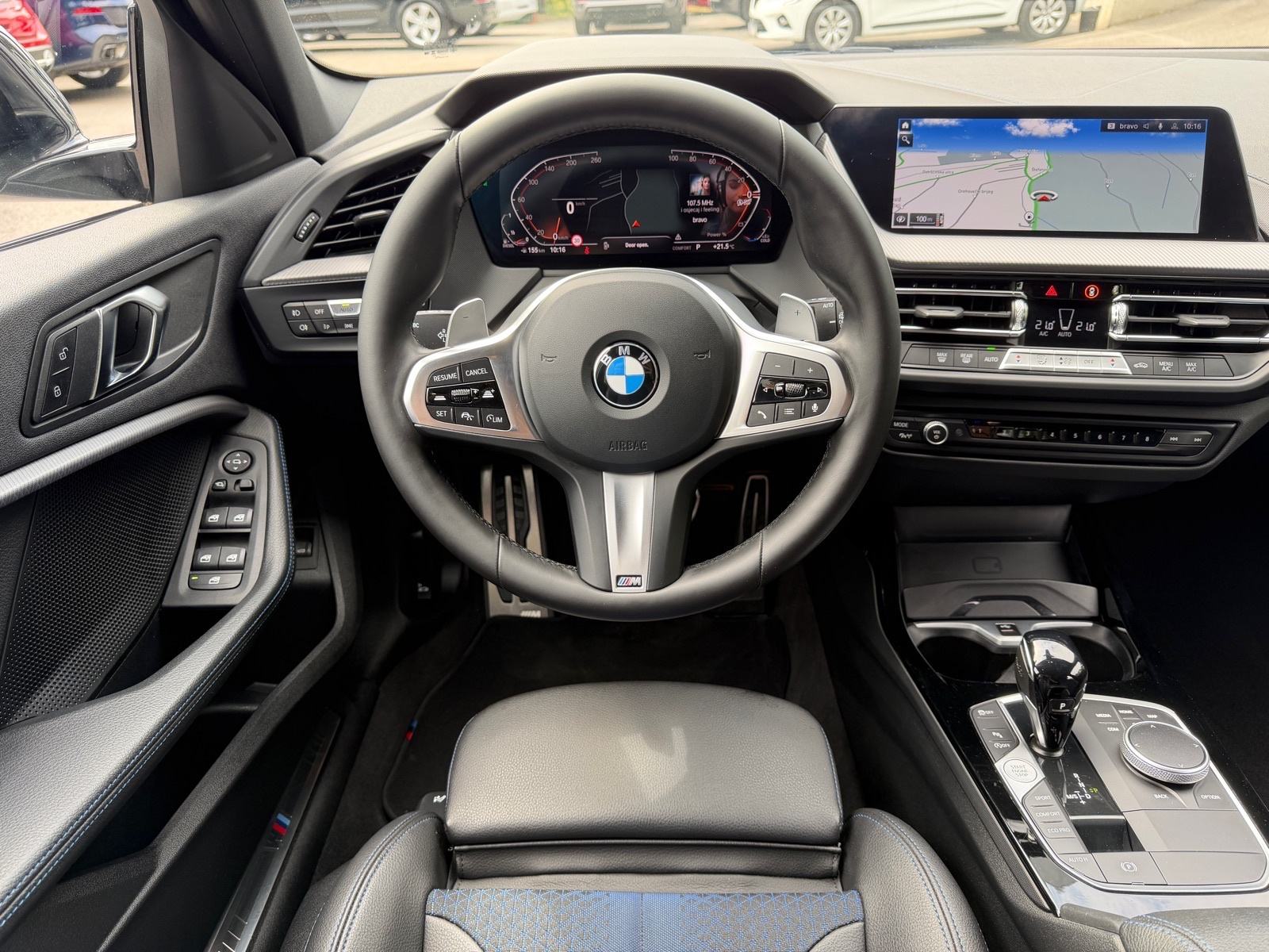 BMW 118d M-Paket AUTOMATIK,JAMSTVO,LIVE COCKPIT,KAMERA,LED,U PDV-U!, fotografija 9