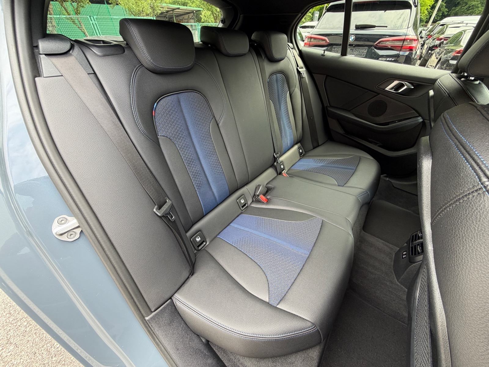 BMW 118d M-Paket AUTOMATIK,JAMSTVO,LIVE COCKPIT,KAMERA,LED,U PDV-U!, fotografija 7