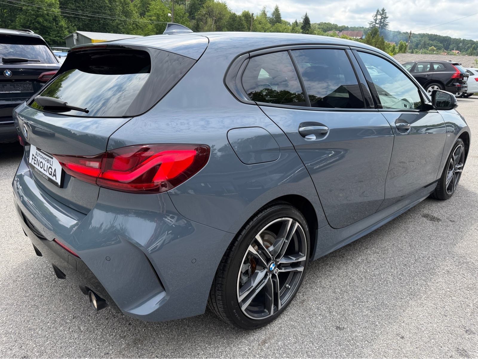 BMW 118d M-Paket AUTOMATIK,JAMSTVO,LIVE COCKPIT,KAMERA,LED,U PDV-U!, fotografija 2