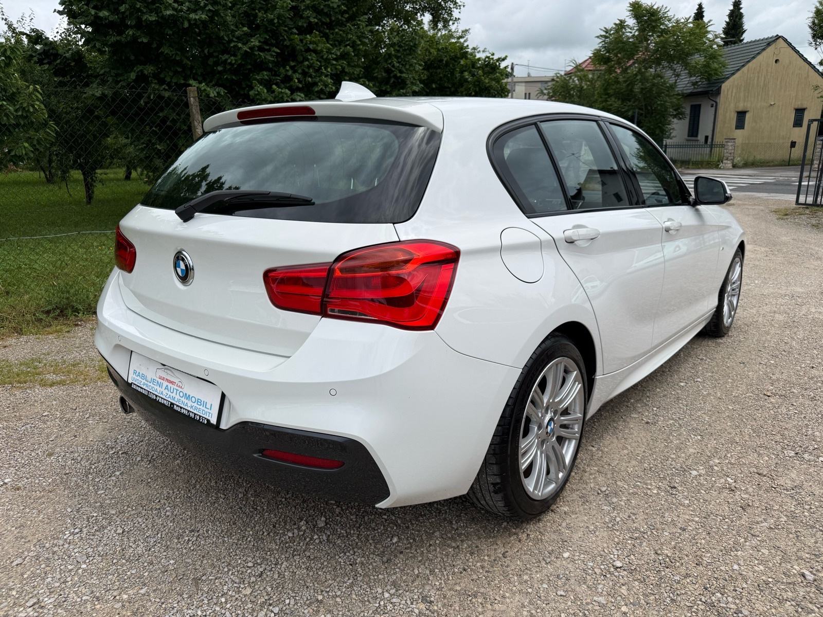 BMW 118d M PAKET-FULL-KAMERA-NAVI-LED-TEMP-NEMA 5%, fotografija 6
