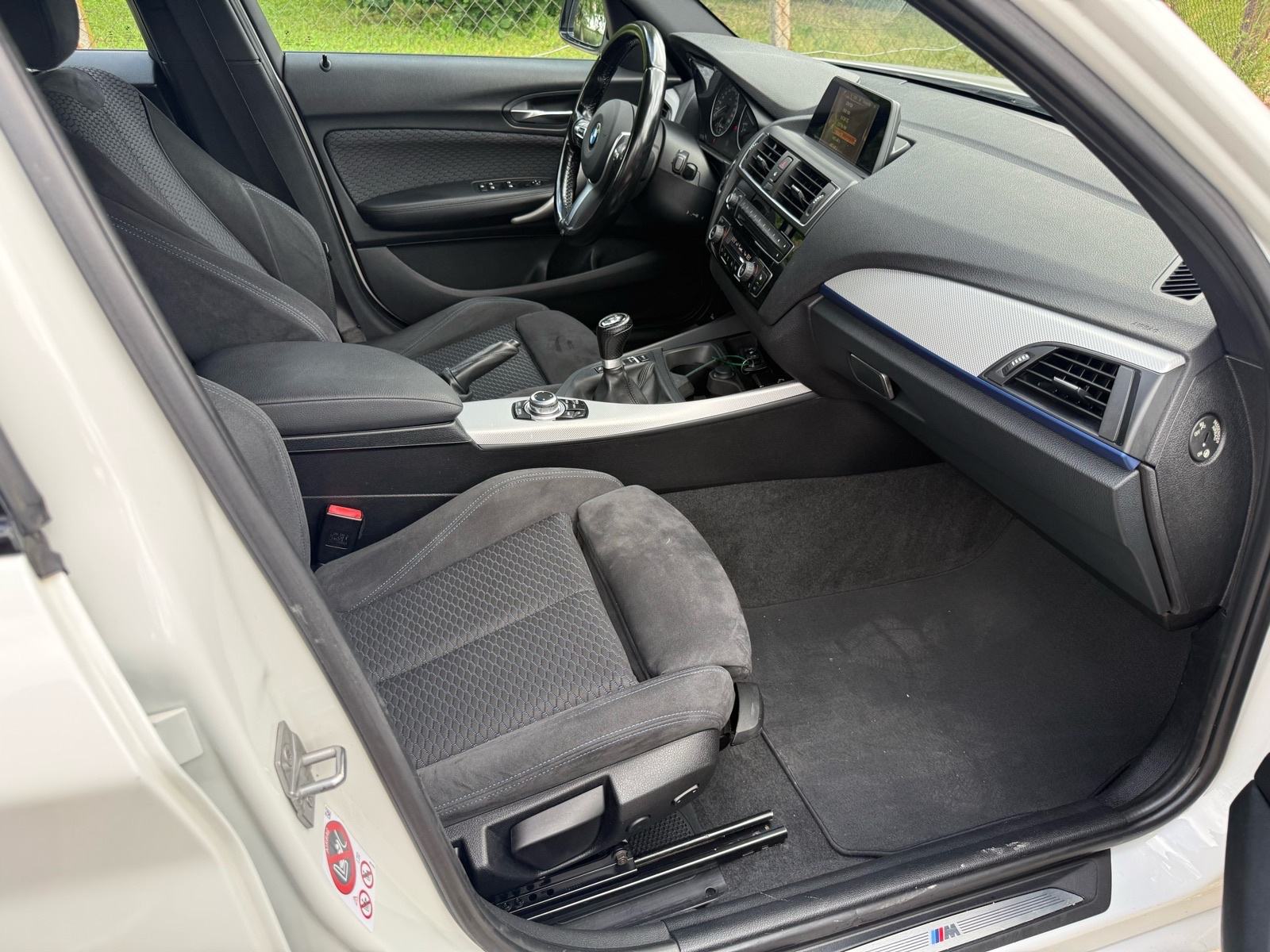 BMW 118d M PAKET-FULL-KAMERA-NAVI-LED-TEMP-NEMA 5%, fotografija 12