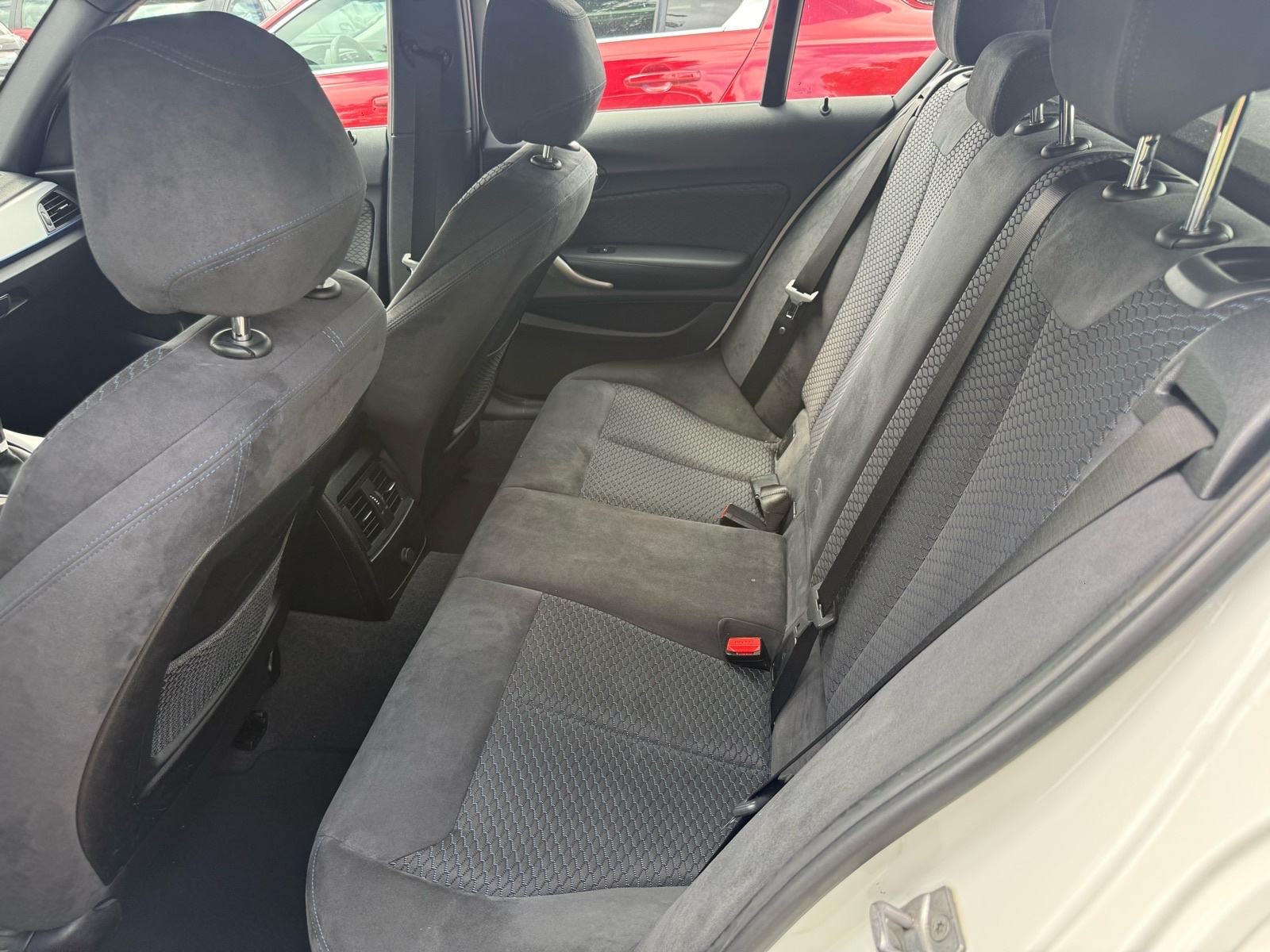 BMW 118d M PAKET-FULL-KAMERA-NAVI-LED-TEMP-NEMA 5%, fotografija 17