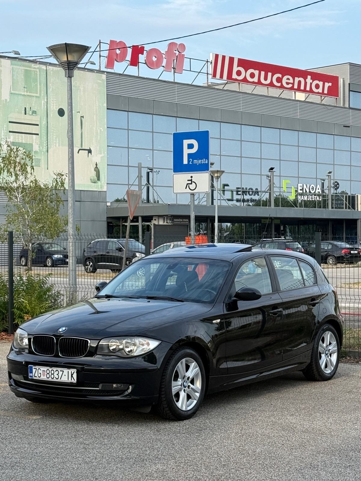 BMW 118d • REGISTRIRAN | NAVI | ŠIBER, pogled izvana - slika 1