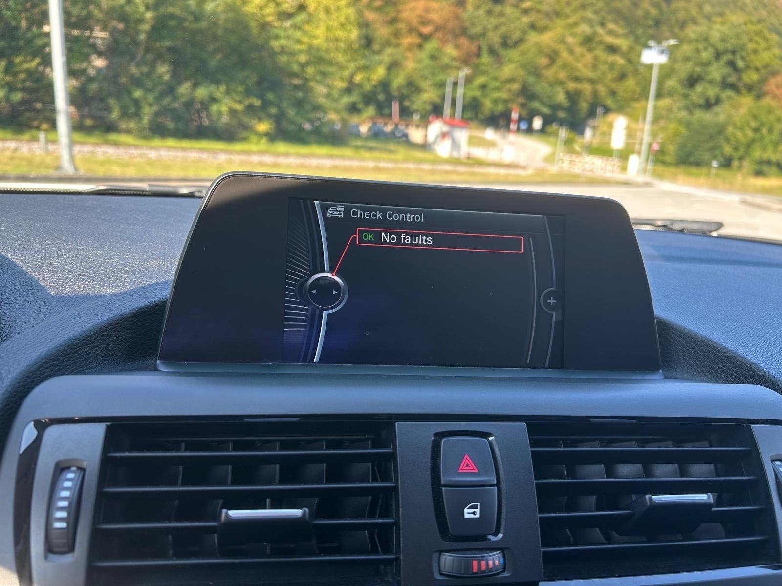 BMW 118d Sport, Savrseno stanje,..., fotografija 15