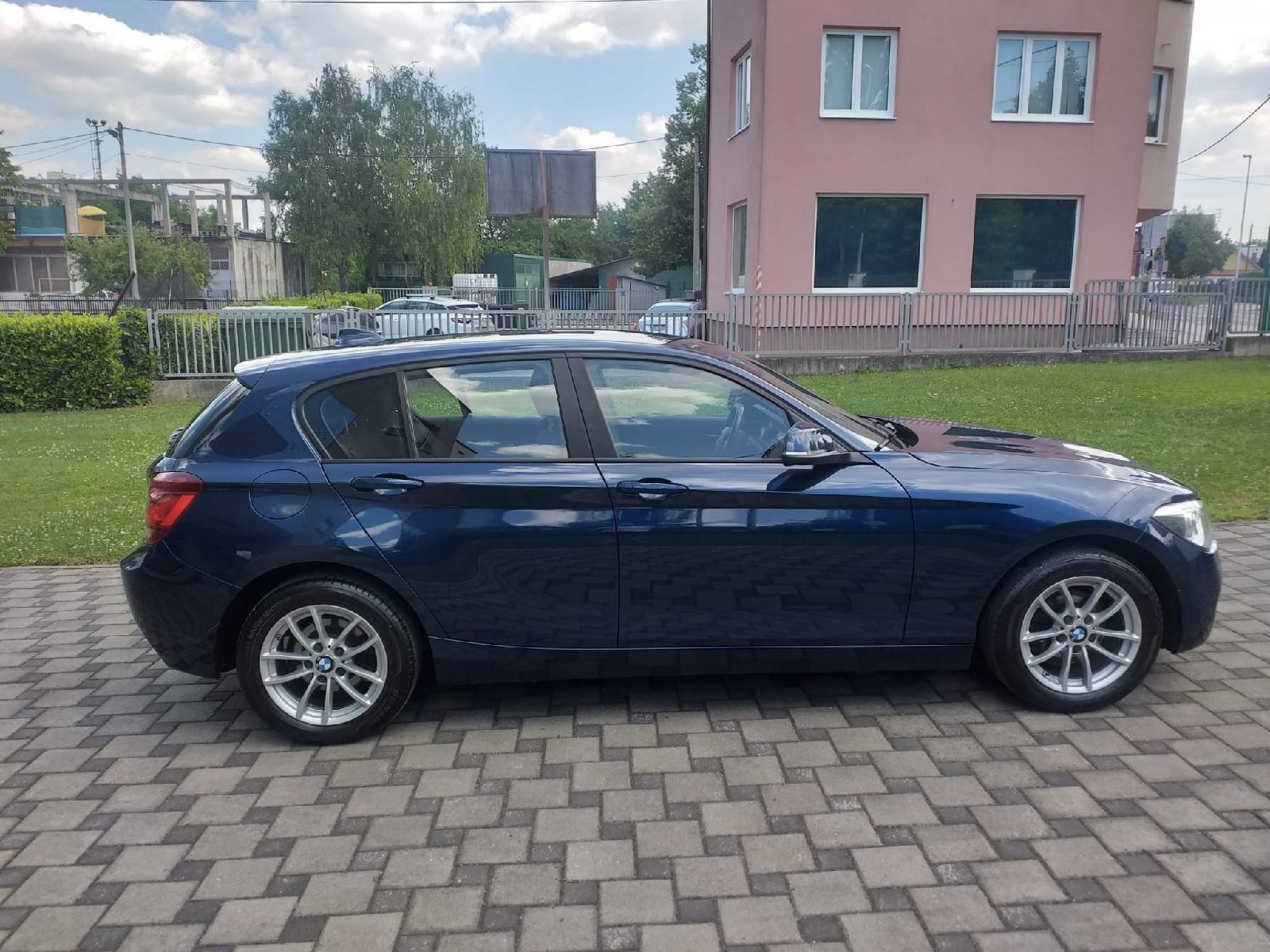 BMW 118d Xenon - automatska klima, fotografija 8