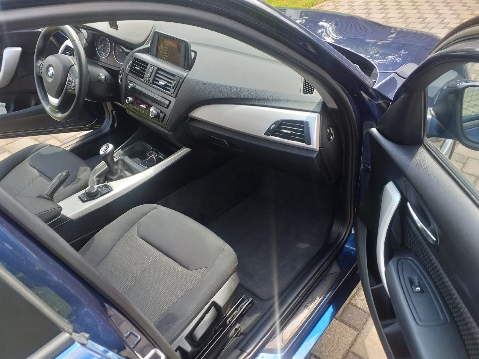 BMW 118d Xenon - automatska klima, fotografija 10