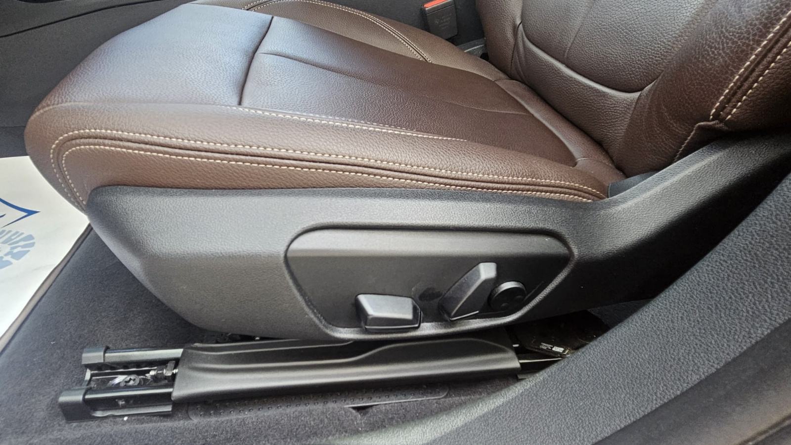 BMW 118i automatik Luxuri Line 52000 km, fotografija 20