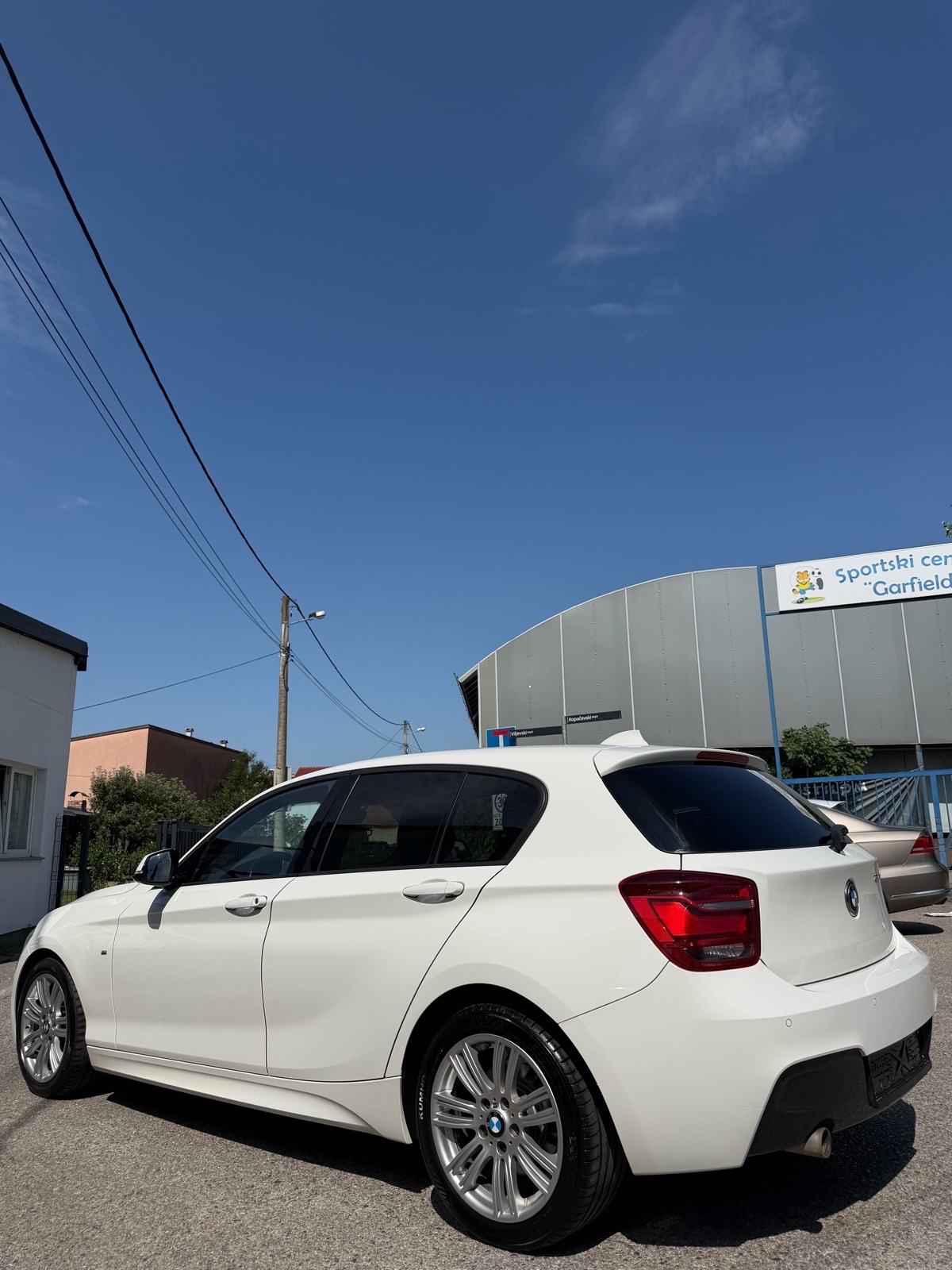 BMW 120d *M PAKET*135KW/NOVI SET LANCA*XENON*HARMAN KARDON*SERVISNA!, fotografija 5