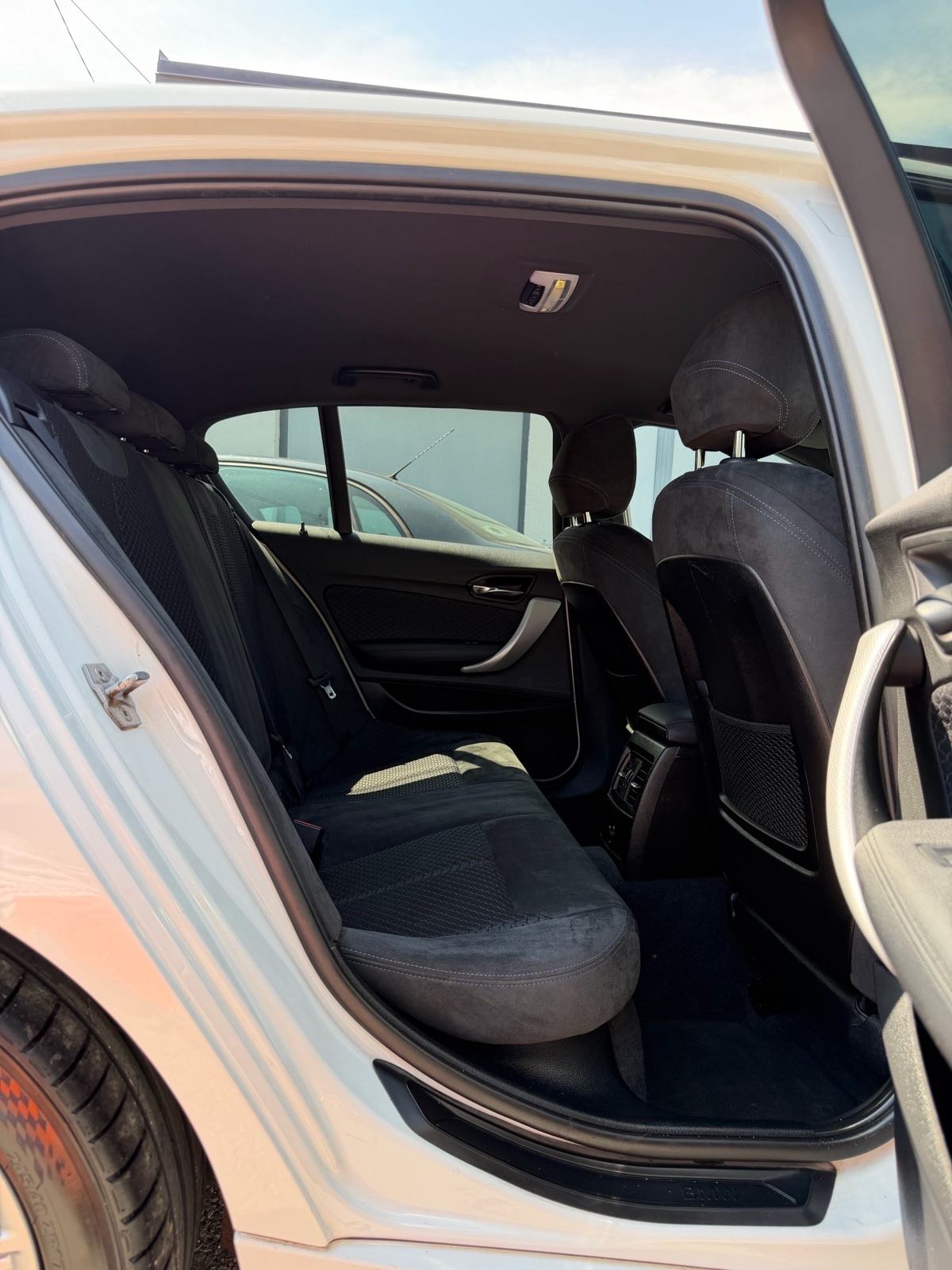 BMW 120d *M PAKET*135KW/NOVI SET LANCA*XENON*HARMAN KARDON*SERVISNA!, fotografija 18