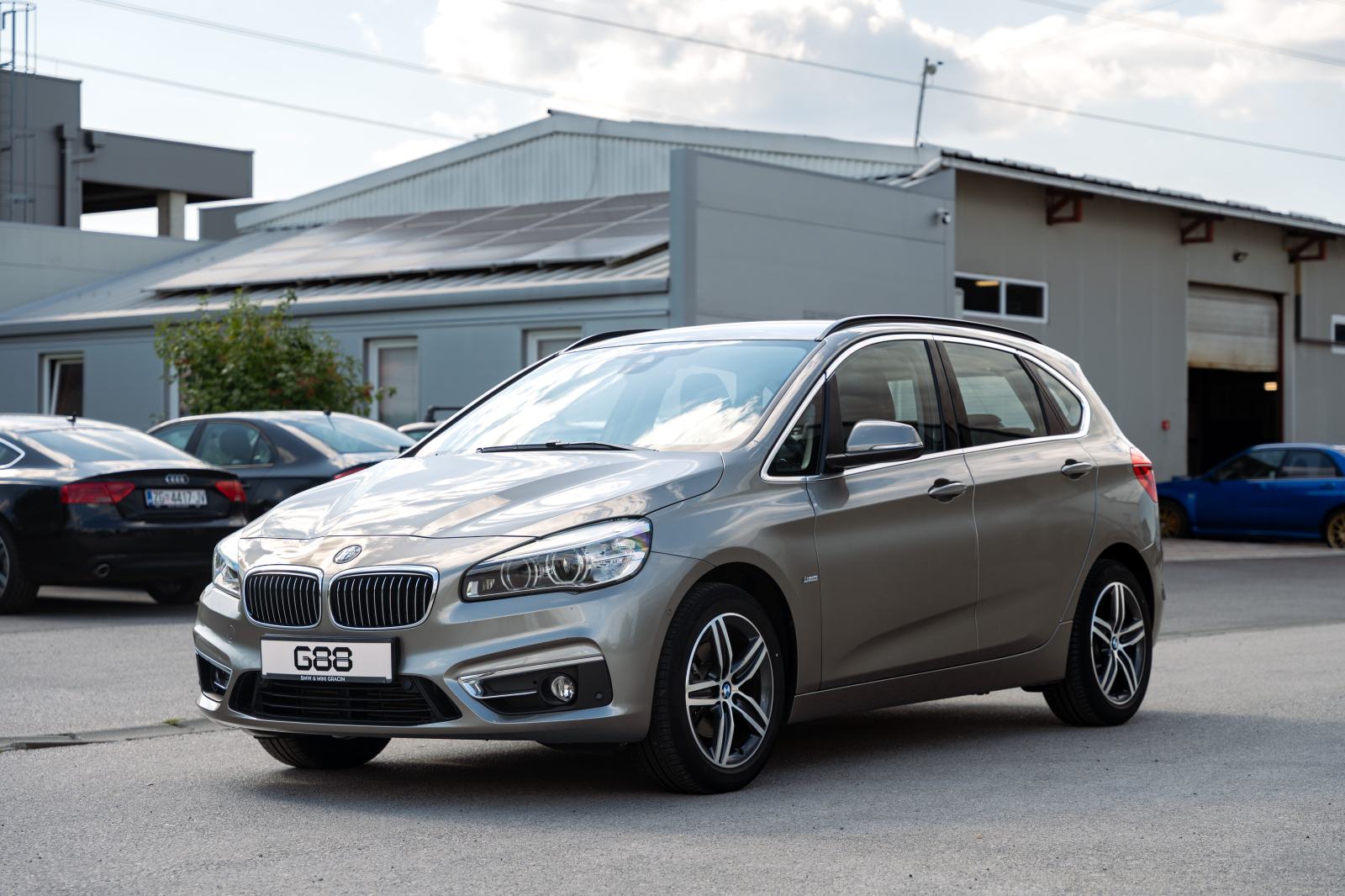 BMW 218d Active Tourer, Luxury Line, 1. vlasnik, AUT, LED, koža, 06/27, fotografija 3