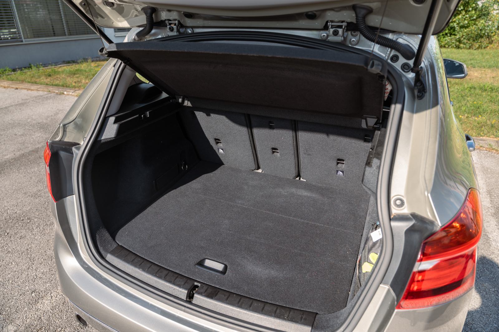BMW 218d Active Tourer, Luxury Line, 1. vlasnik, AUT, LED, koža, 06/27, fotografija 19