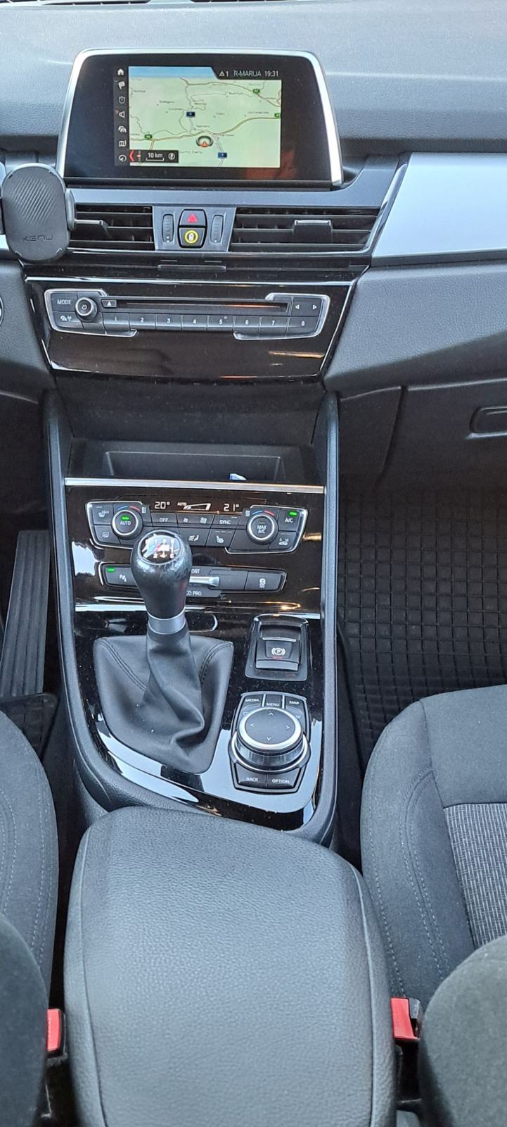 BMW 218d Active Tourer Advantage, fotografija 17