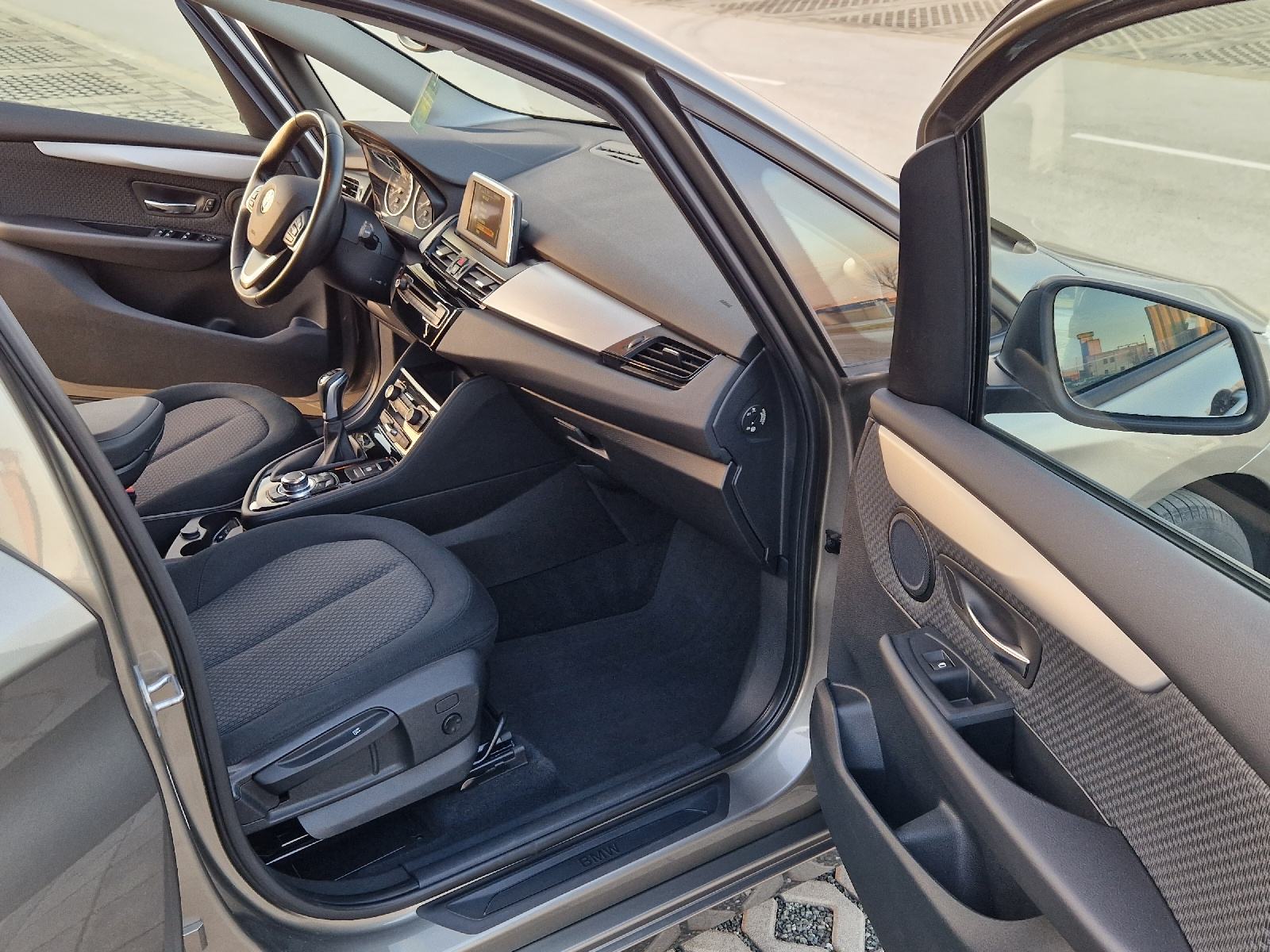 BMW 218D ACTIVE TOURER- *ORIGINAL STANJE-SERVISNA KNJIGA-REG.03/2026.*, fotografija 16