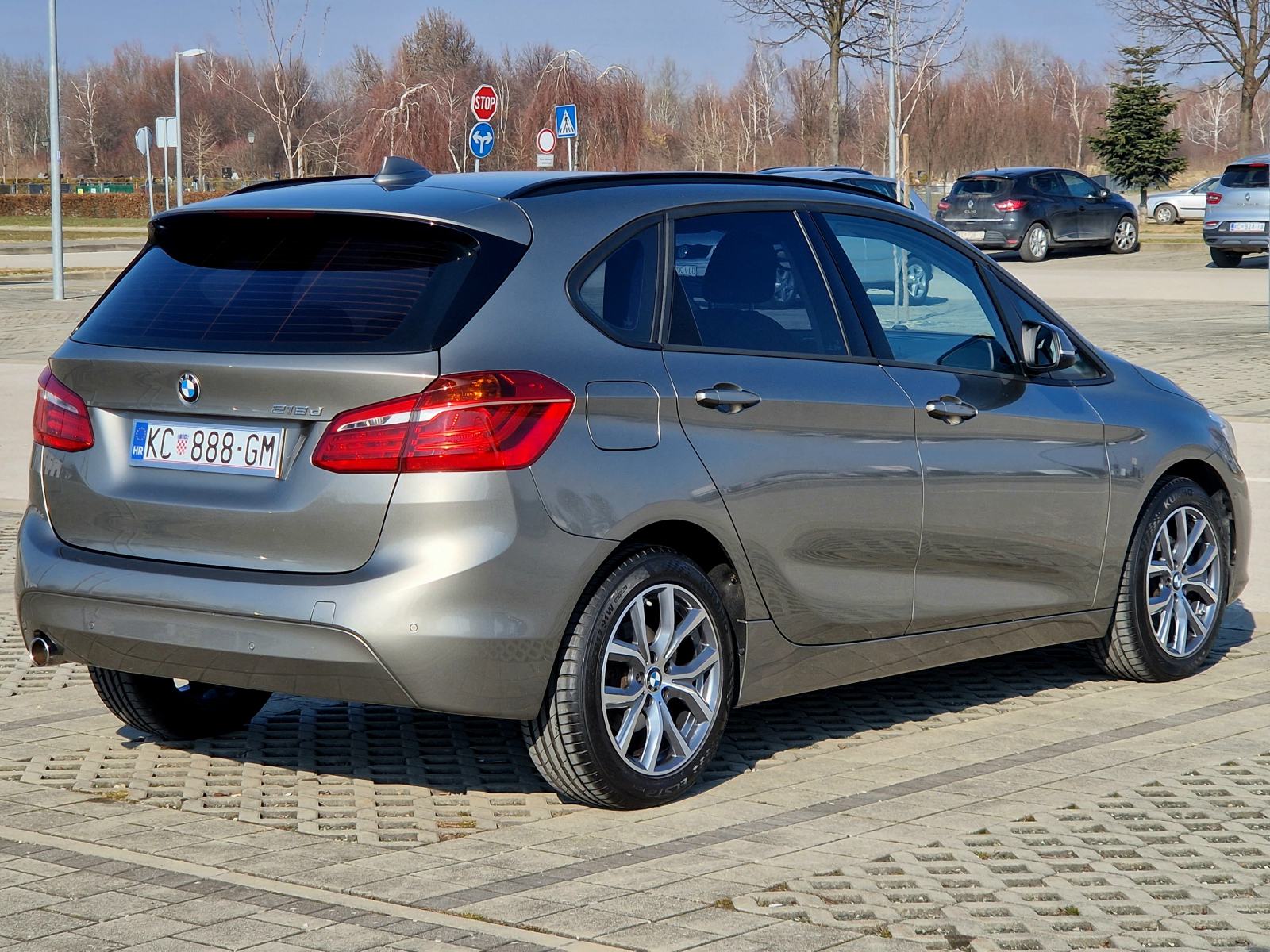 BMW 218D ACTIVE TOURER- *ORIGINAL STANJE-SERVISNA KNJIGA-REG.03/2026.*, fotografija 7