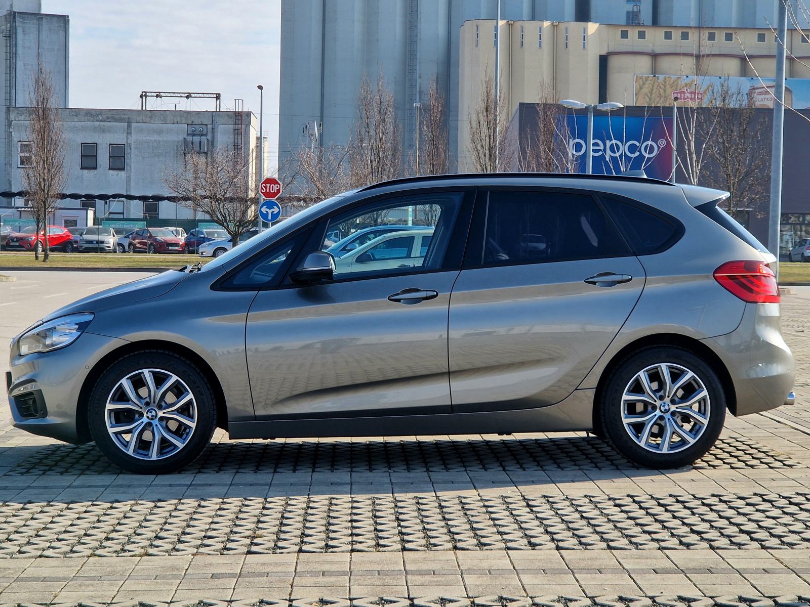 BMW 218D ACTIVE TOURER- *ORIGINAL STANJE-SERVISNA KNJIGA-REG.03/2026.*, fotografija 10