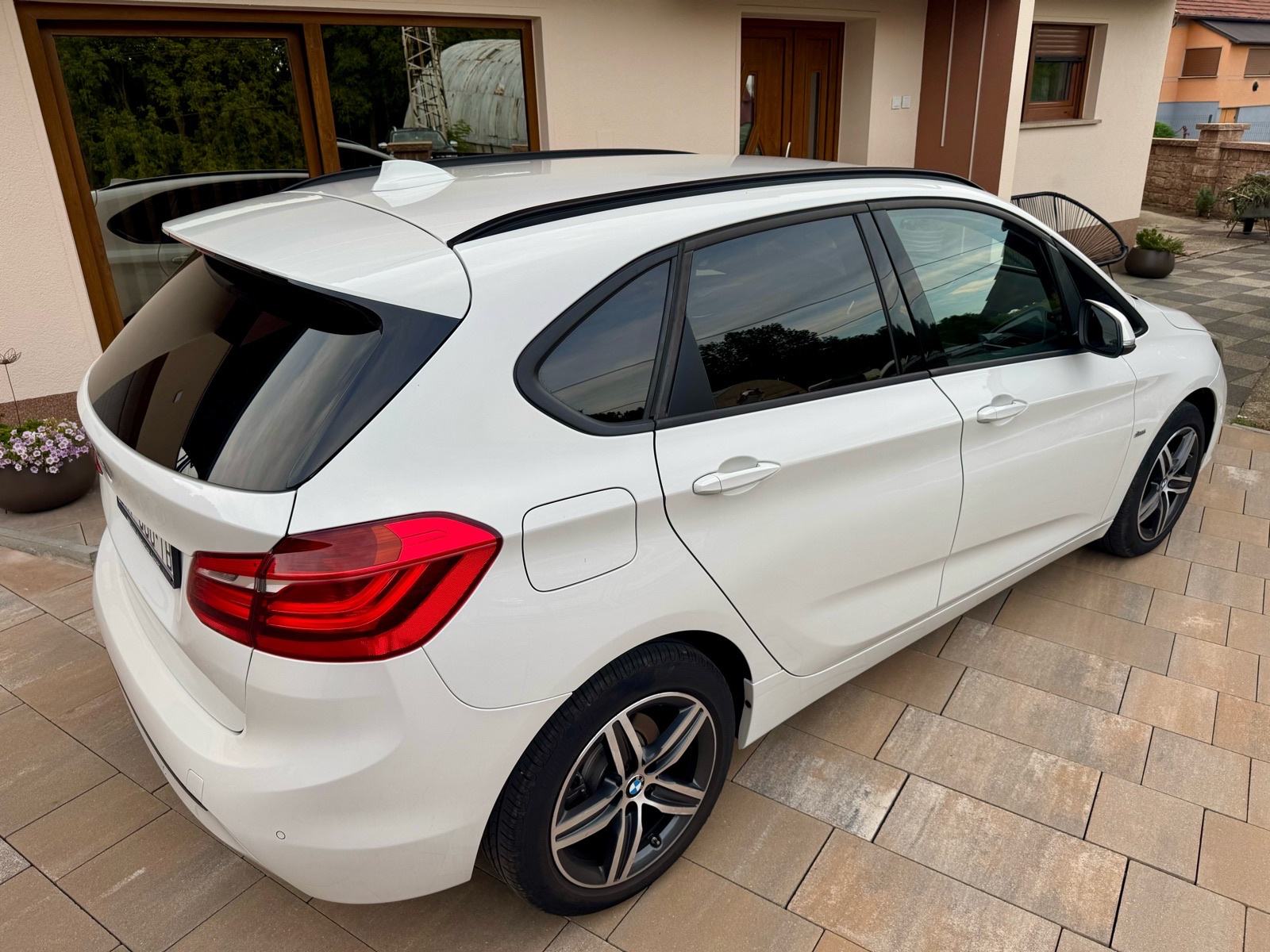 Bmw 218d Sport Line,automatic,kamera,pdc 360*led,servisna BMW,u PDV-u!, fotografija 7