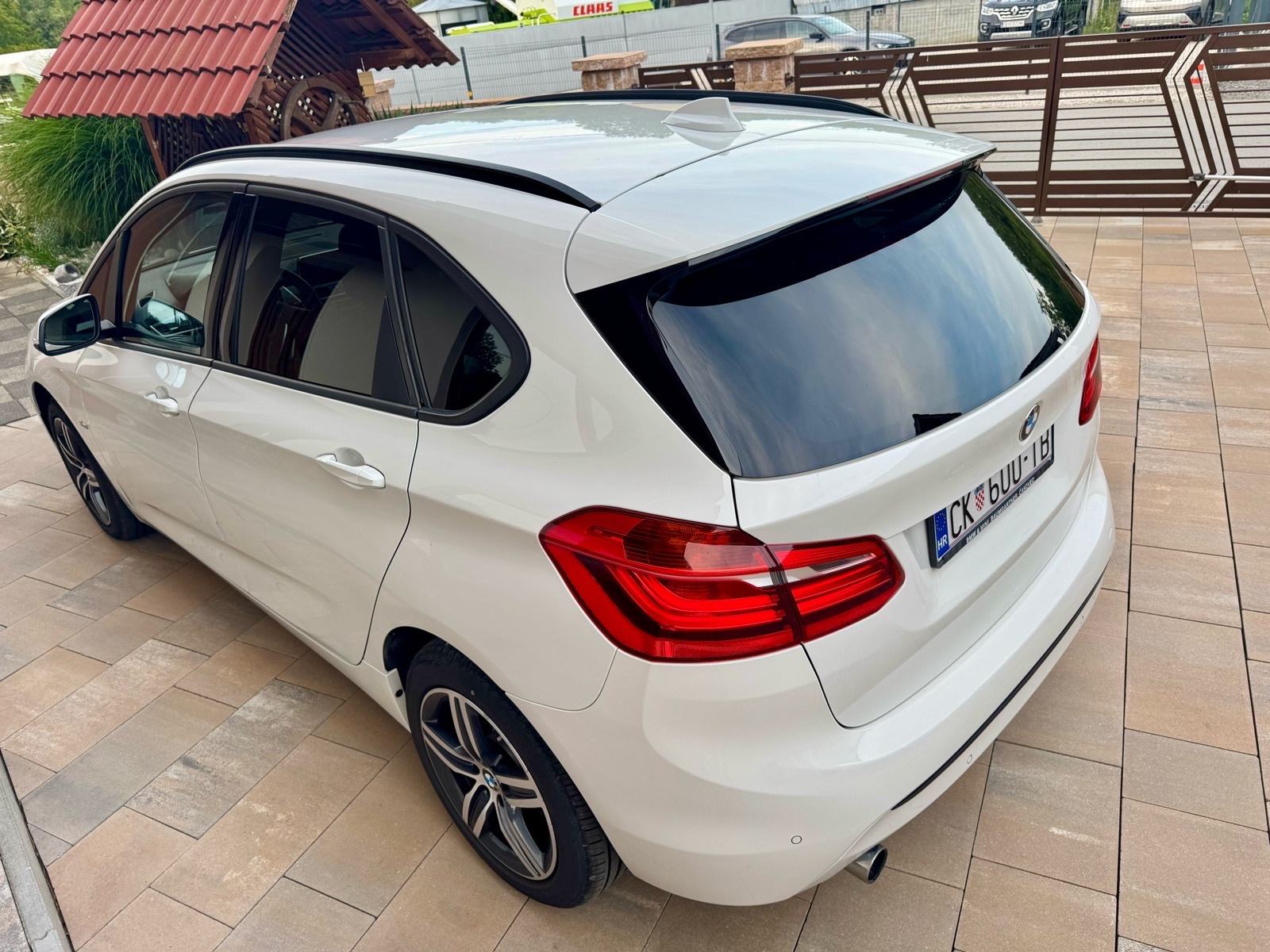 Bmw 218d Sport Line,automatic,kamera,pdc 360*led,servisna BMW,u PDV-u!, fotografija 13