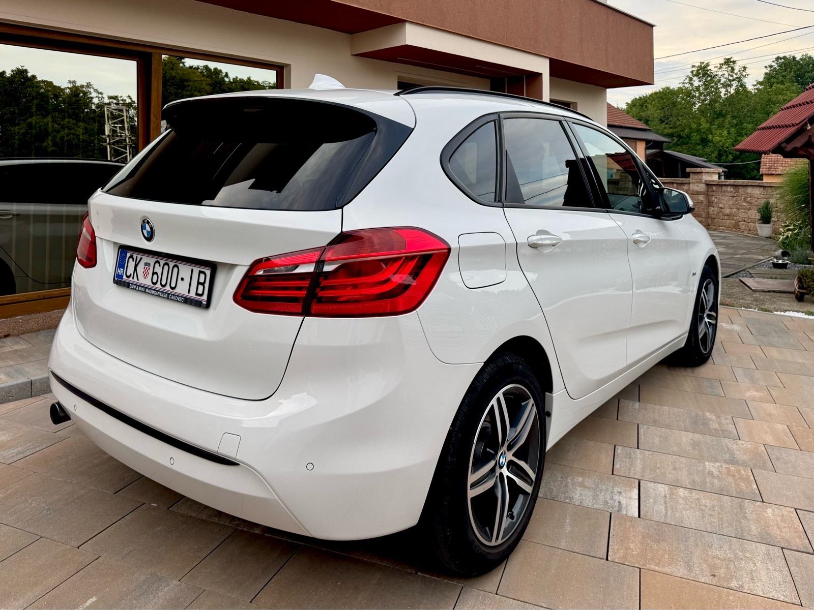 Bmw 218d Sport Line,automatic,kamera,pdc 360*led,servisna BMW,u PDV-u!, fotografija 14