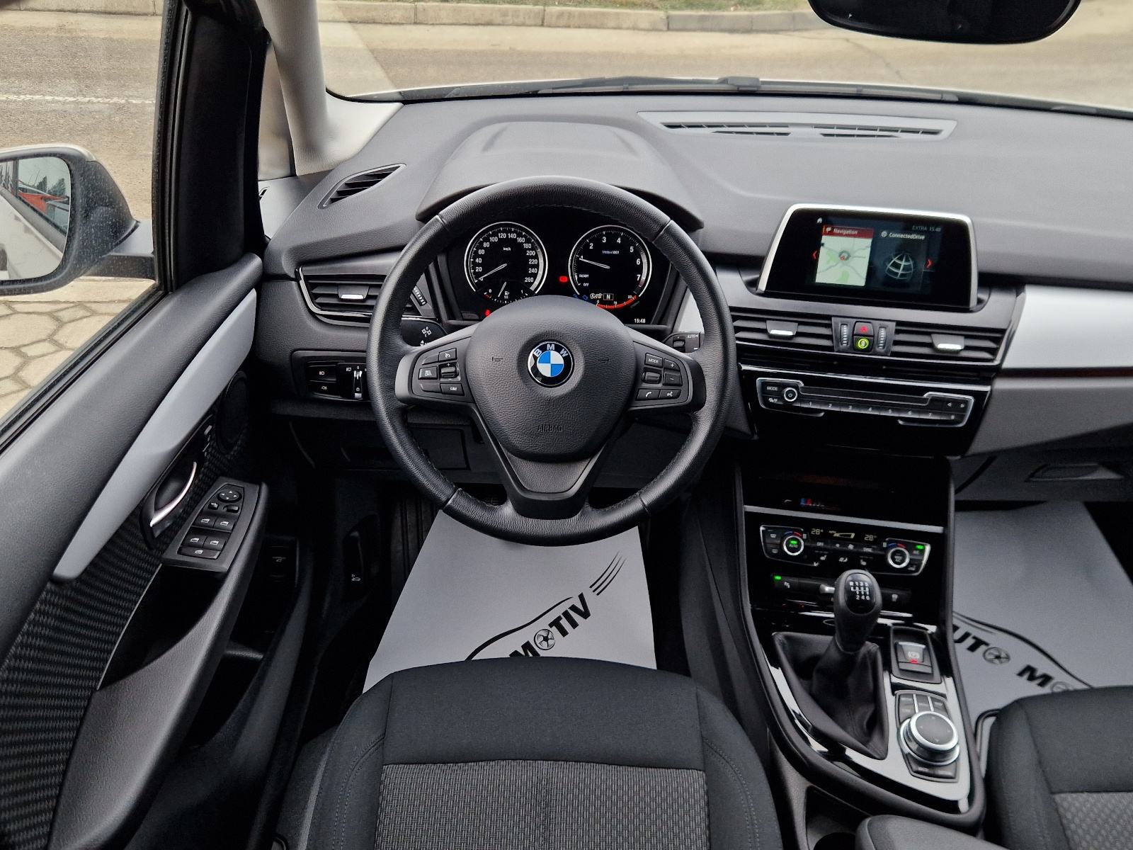 BMW 218i ACTIVE TOURER - 28.000 KM-SERVISNA-BOGATA OPREMA-REG.01/2027., fotografija 20