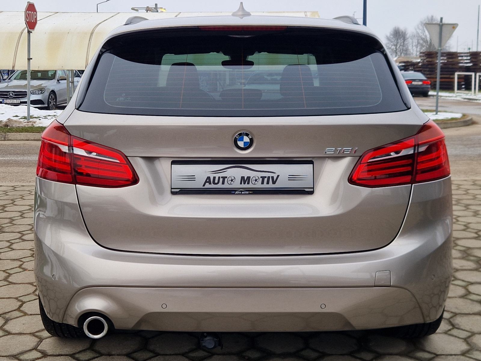 BMW 218i ACTIVE TOURER - 28.000 KM-SERVISNA-BOGATA OPREMA-REG.01/2027., fotografija 7