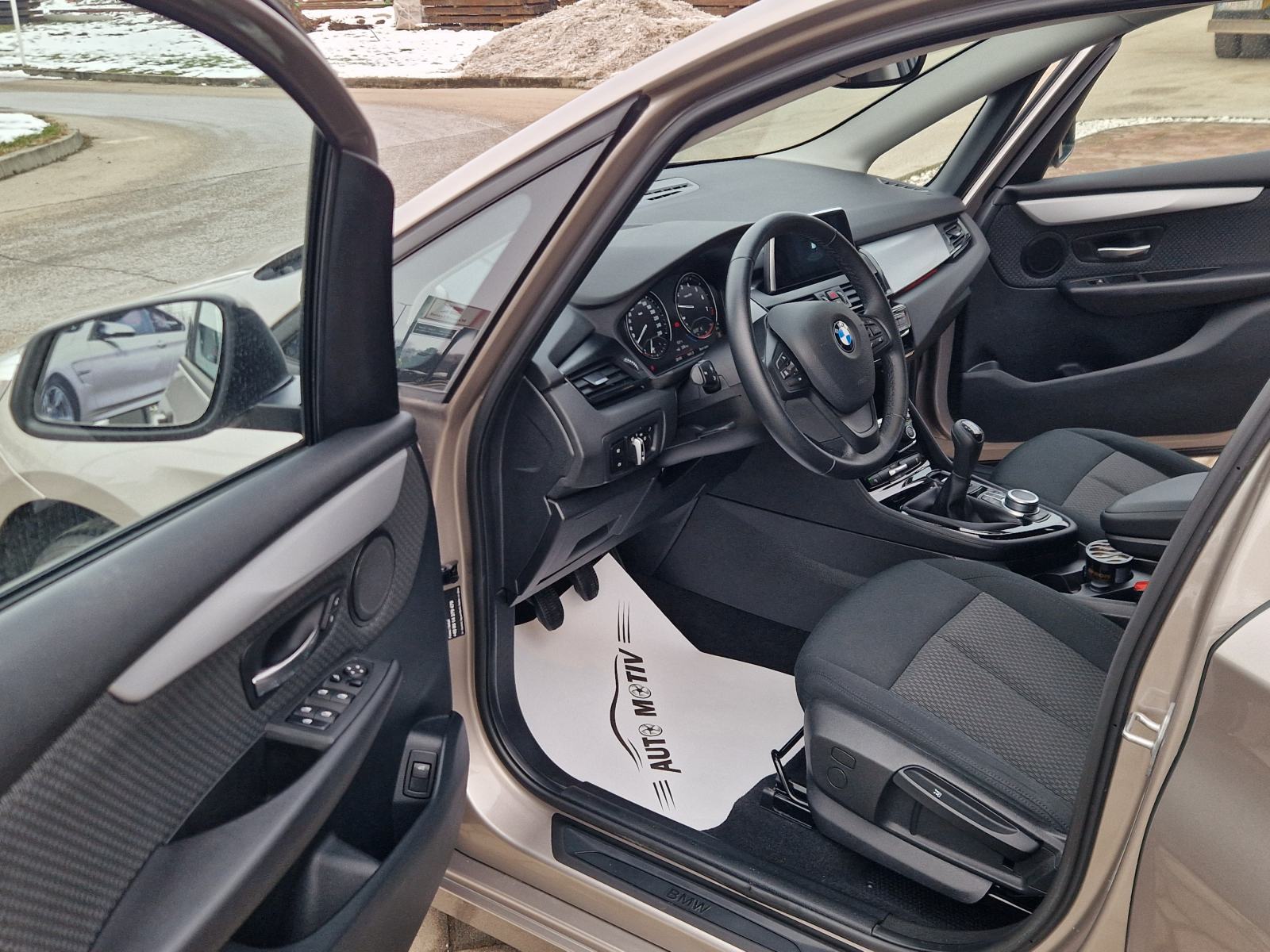BMW 218i ACTIVE TOURER - 28.000 KM-SERVISNA-BOGATA OPREMA-REG.01/2027., fotografija 10