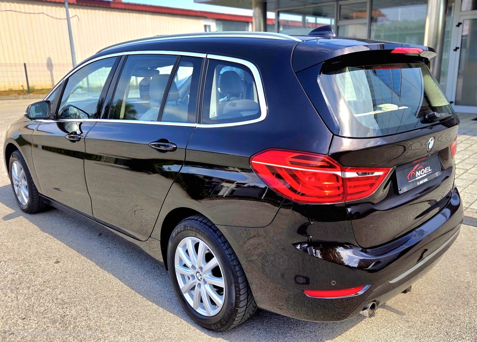 BMW 218i GRAN TOURER LUXURY LINE | 7 SJEDALA | 99.000 KM | VEL SERVIS, fotografija 4