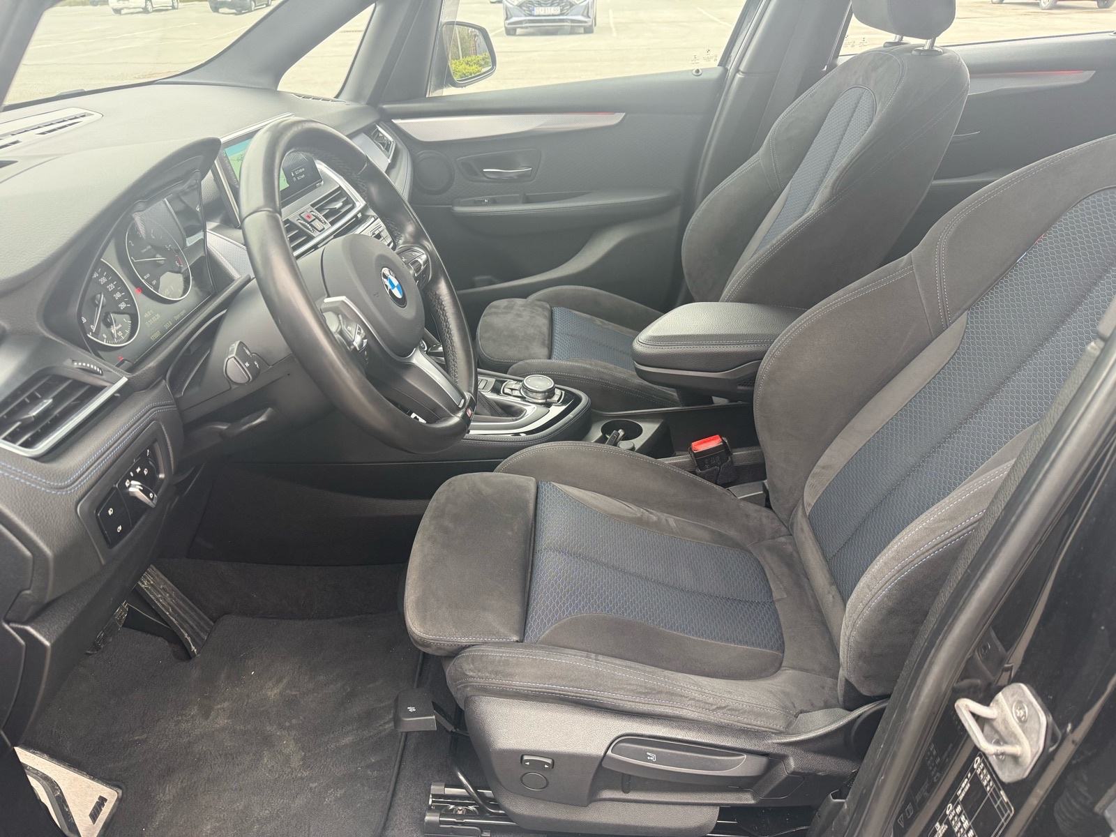 BMW 220d Xdrive M PAKET, AUTOMAT, NAVI, BIXENON, HUD, GRATIS REG, fotografija 10