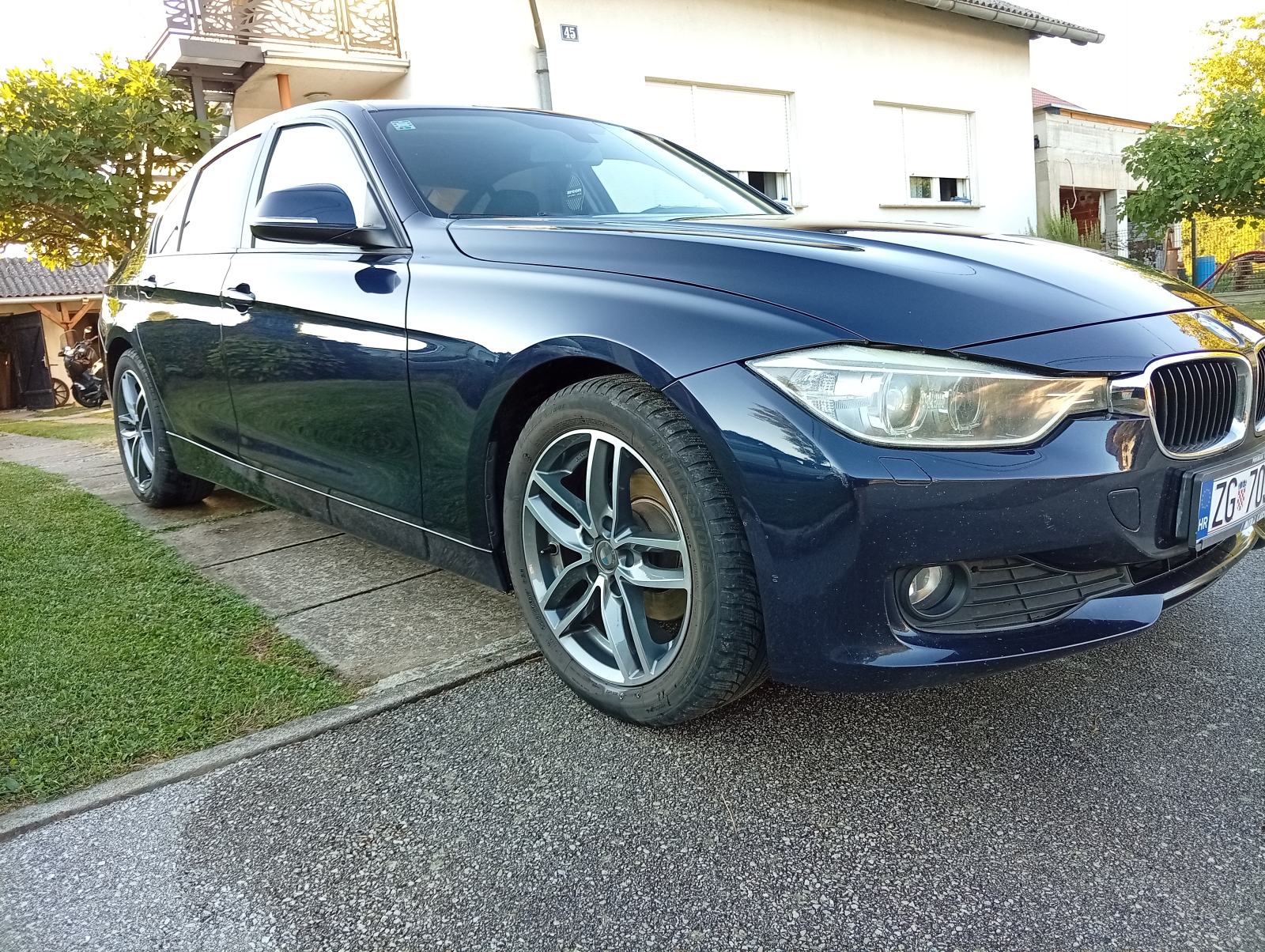BMW 3 automatik, kuka, reg 02/27 - 6999 eura, pogled izvana - slika 5