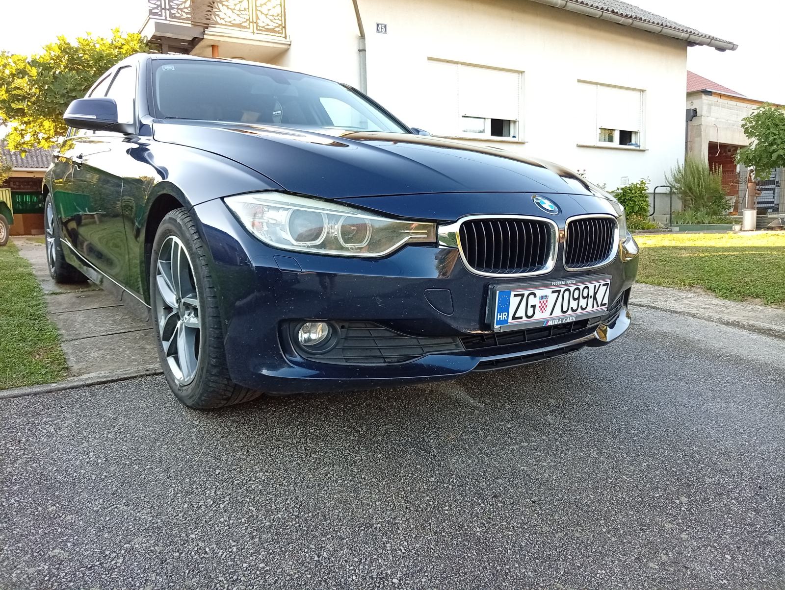 BMW 3 automatik, kuka, reg 02/27 - 6999 eura, pogled izvana - slika 2