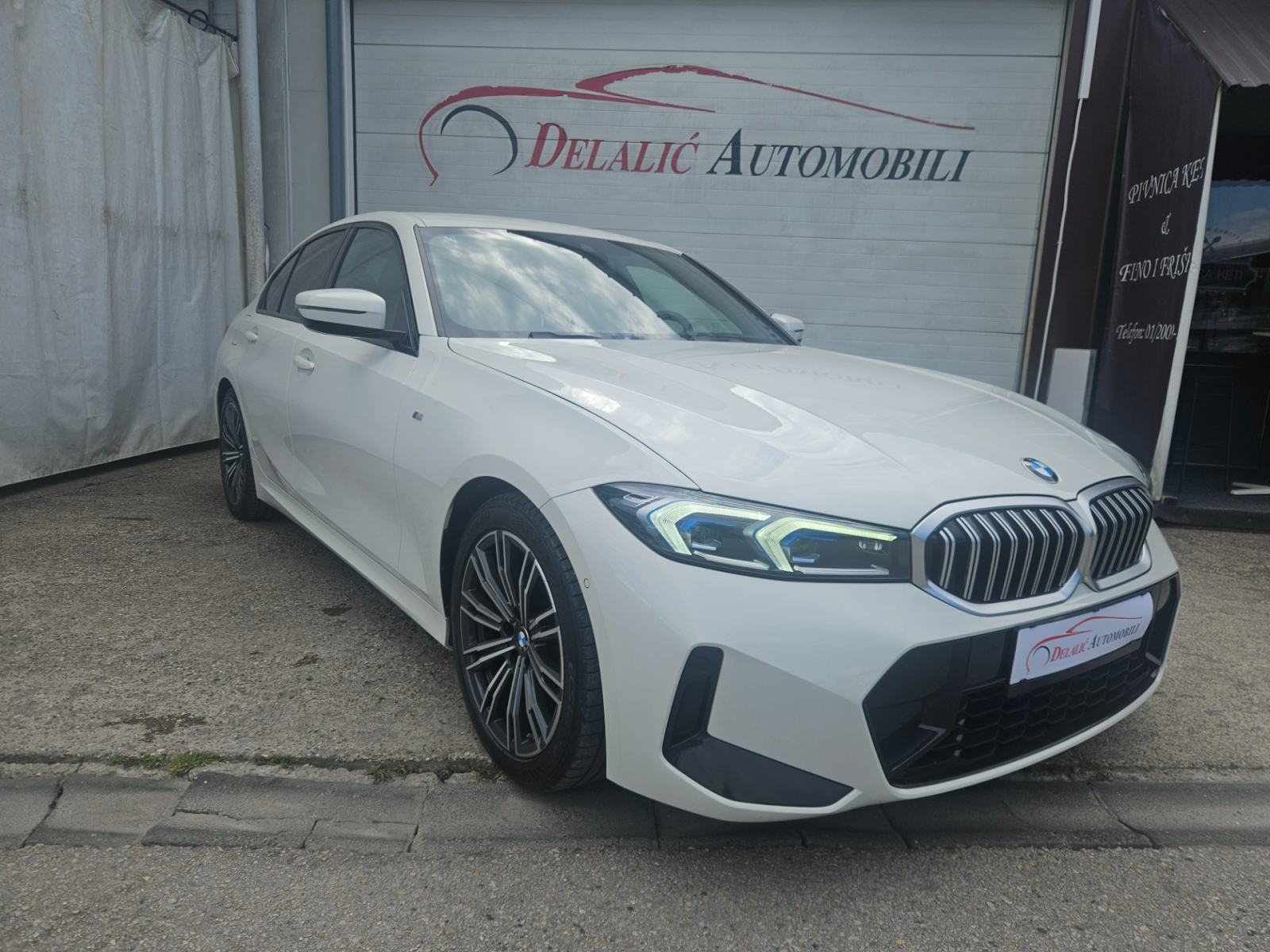 BMW 3 Series 320d xDrive Aut.25000 km,ODLIČNO STANJE!, pogled izvana - slika 1