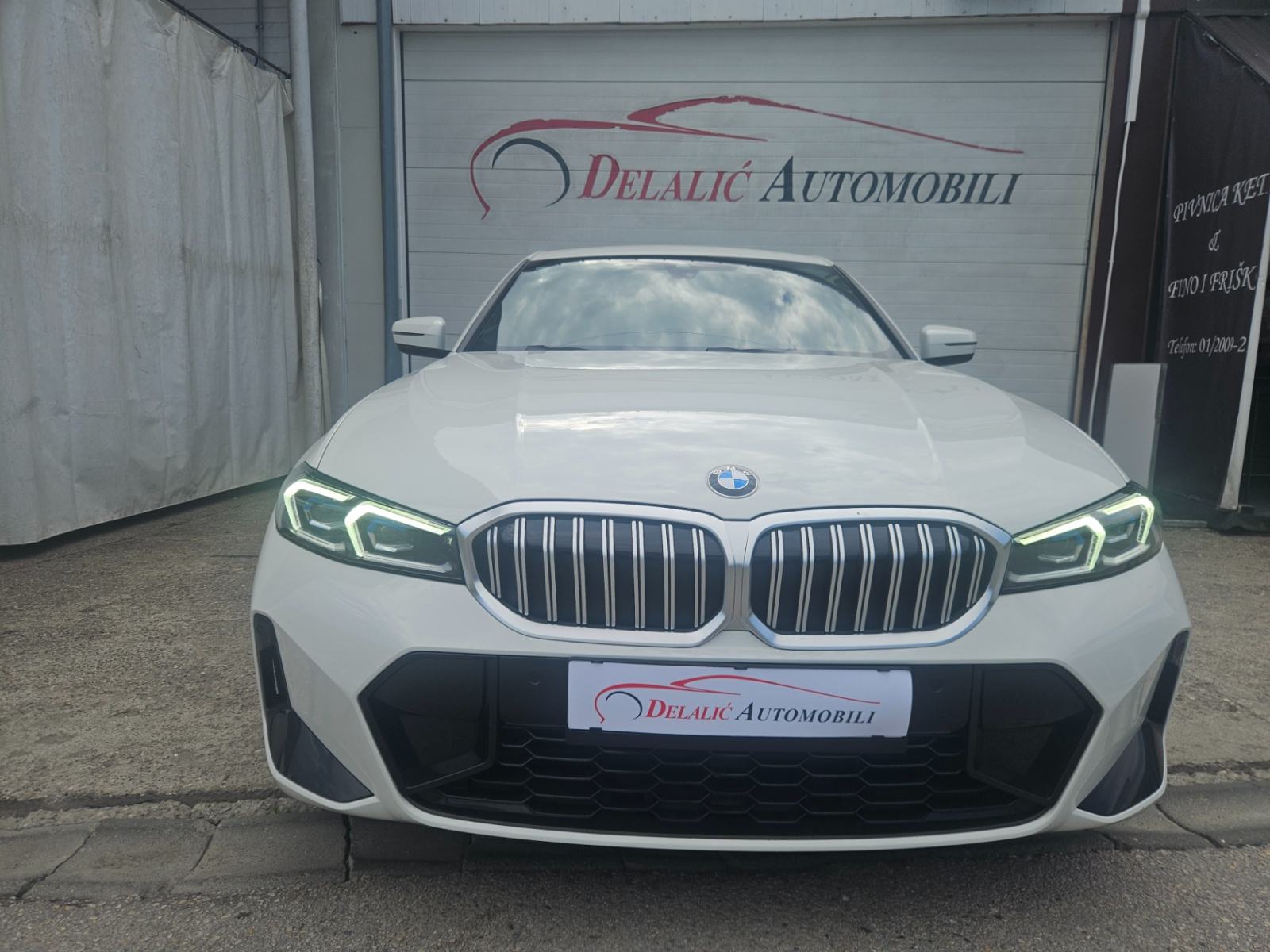 BMW 3 Series 320d xDrive Aut.25000 km,ODLIČNO STANJE!, pogled izvana - slika 3