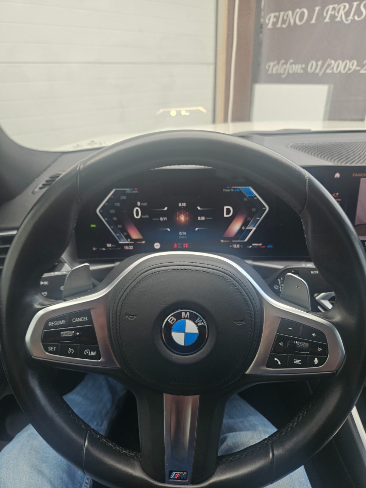 BMW 3 Series 320d xDrive Aut.25000 km,ODLIČNO STANJE!, fotografija 18