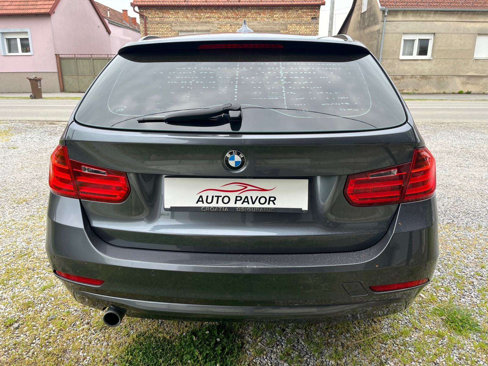 BMW 316d Touring alu 18 aut.klima navi PDC reg do 03/2027, fotografija 6