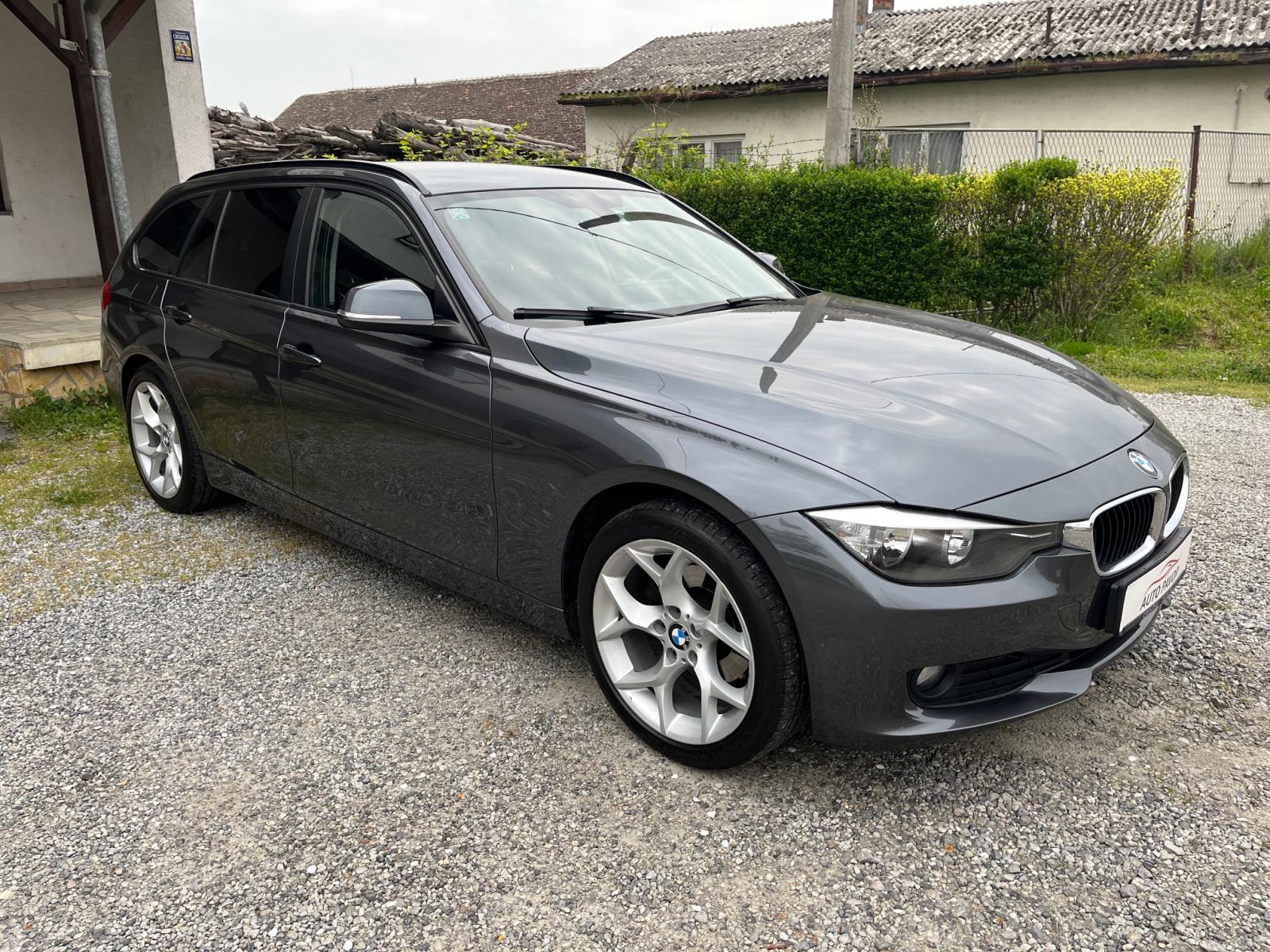 BMW 316d Touring alu 18 aut.klima navi PDC reg do 03/2027, fotografija 3