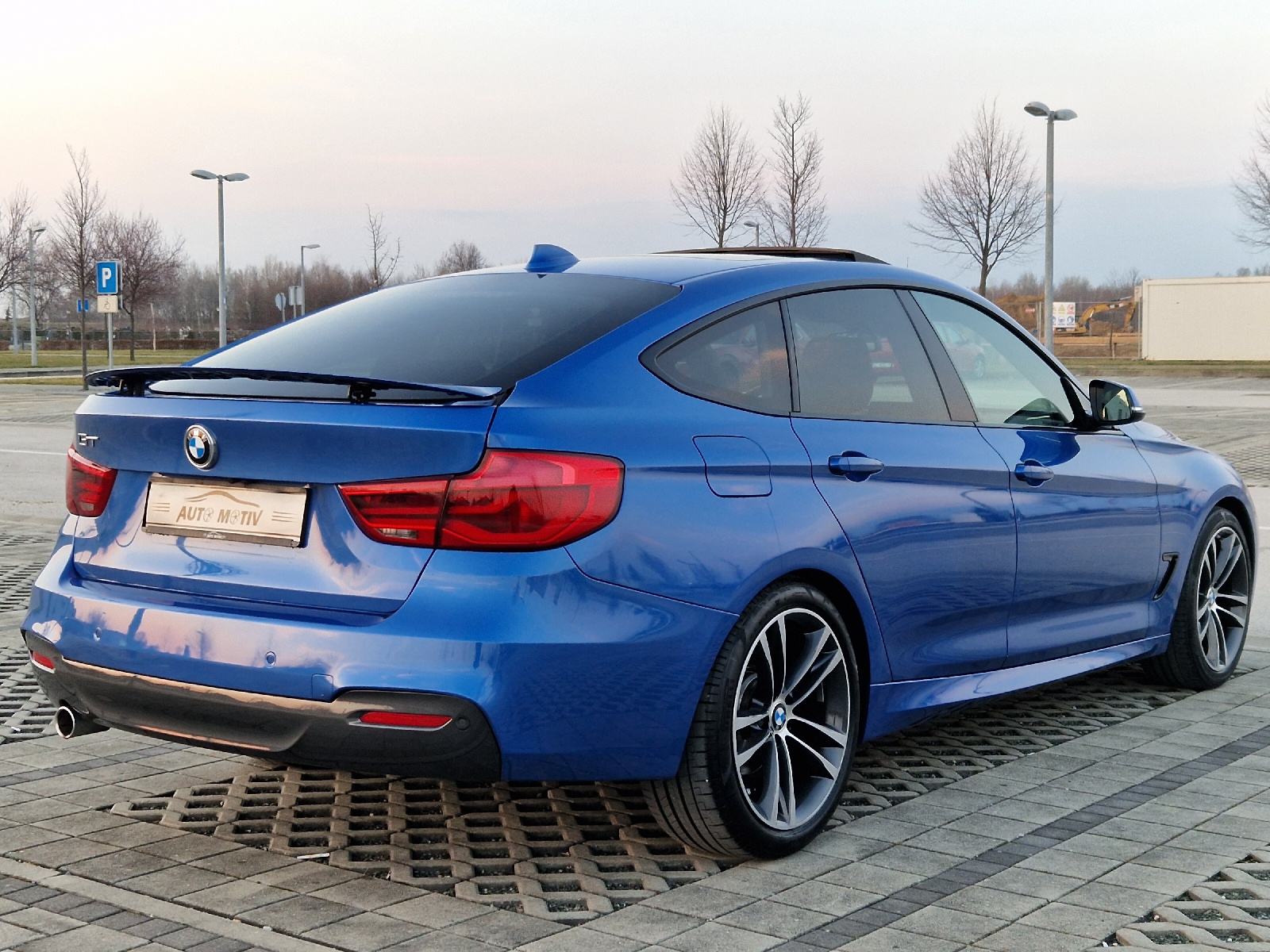 BMW 318 D GT M-SPORT - *SERVISNA KNJIGA+SERVIS-NOVE GUME-REG.03/2027.*, fotografija 7