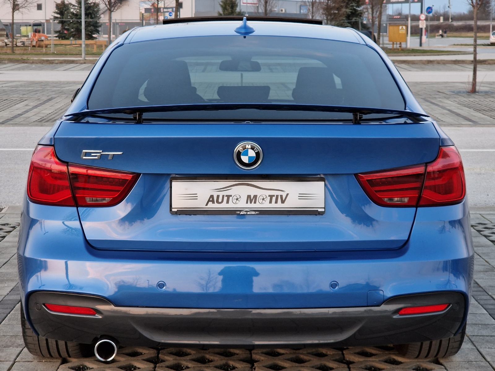 BMW 318 D GT M-SPORT - *SERVISNA KNJIGA+SERVIS-NOVE GUME-REG.03/2027.*, fotografija 8