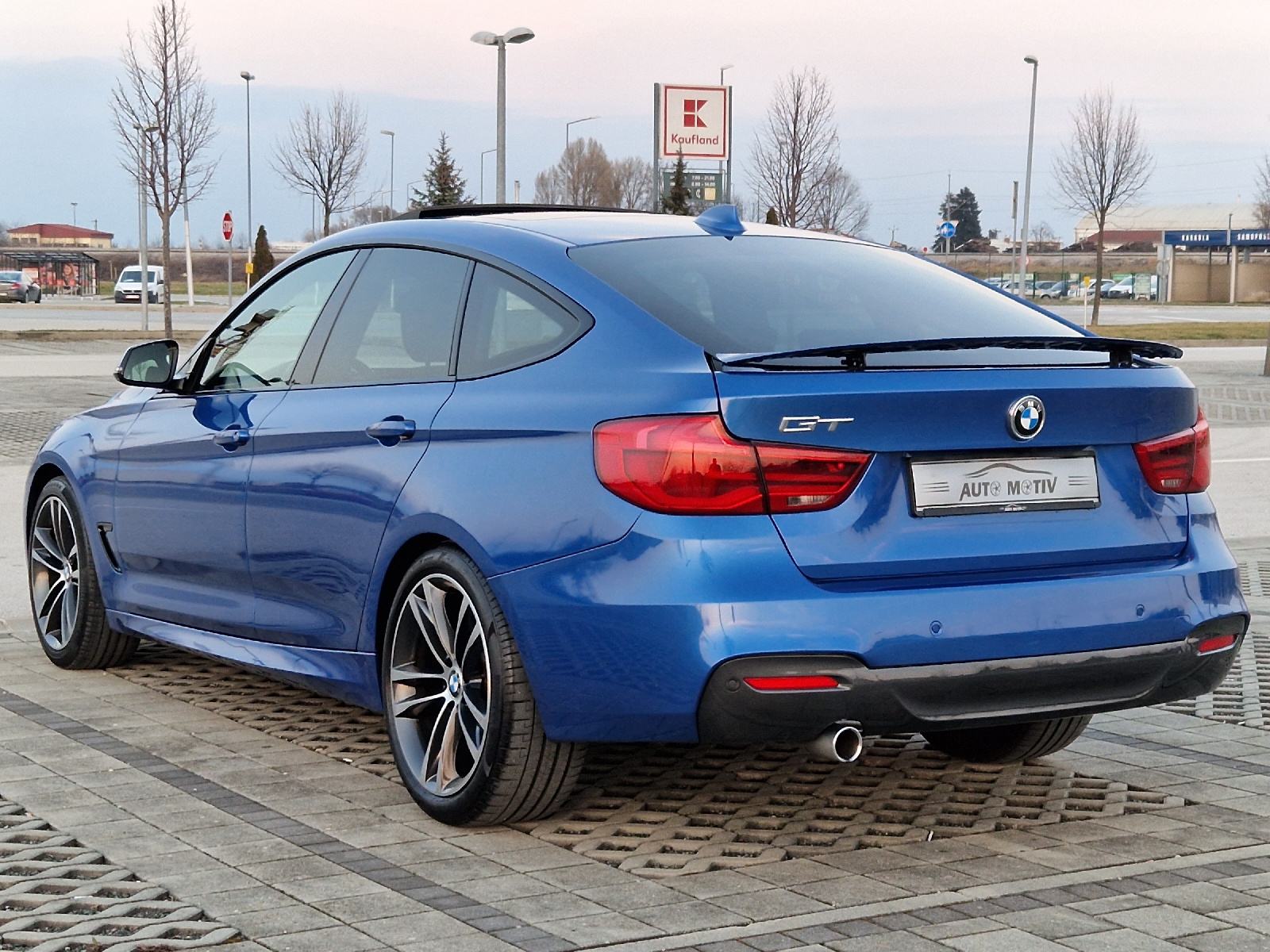 BMW 318 D GT M-SPORT - *SERVISNA KNJIGA+SERVIS-NOVE GUME-REG.03/2027.*, fotografija 9